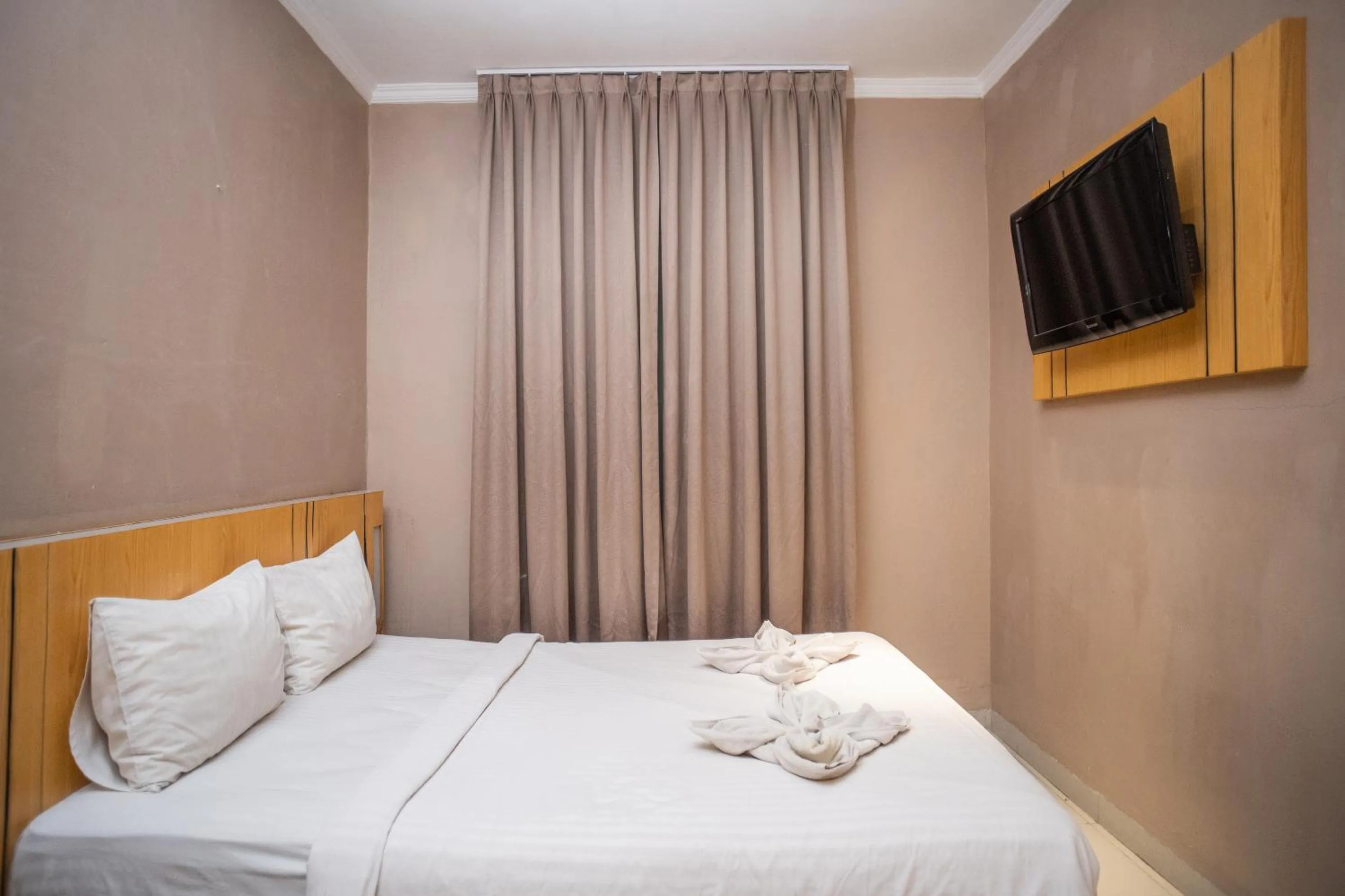 Bedroom, Bed in A'rabia Style Wahid Hasyim