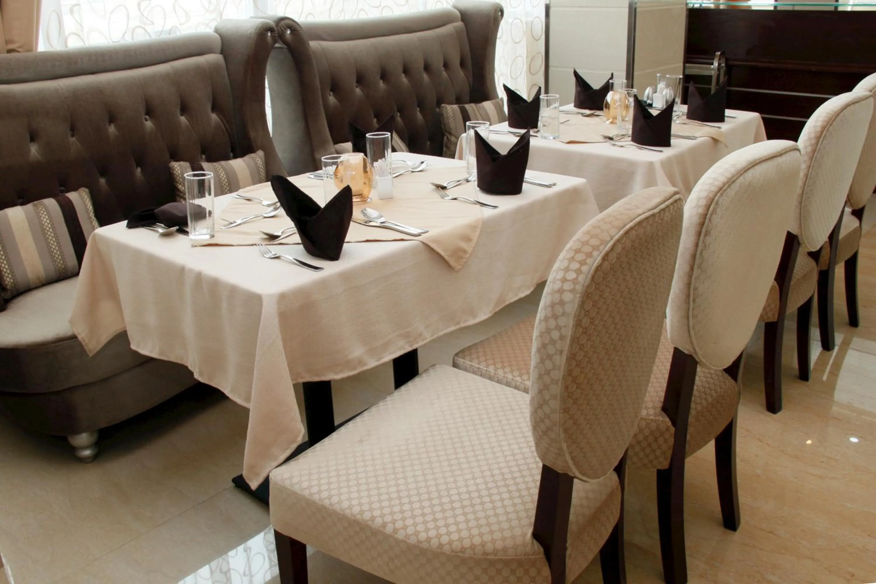 Restaurant/places to eat in Addissinia Hotel