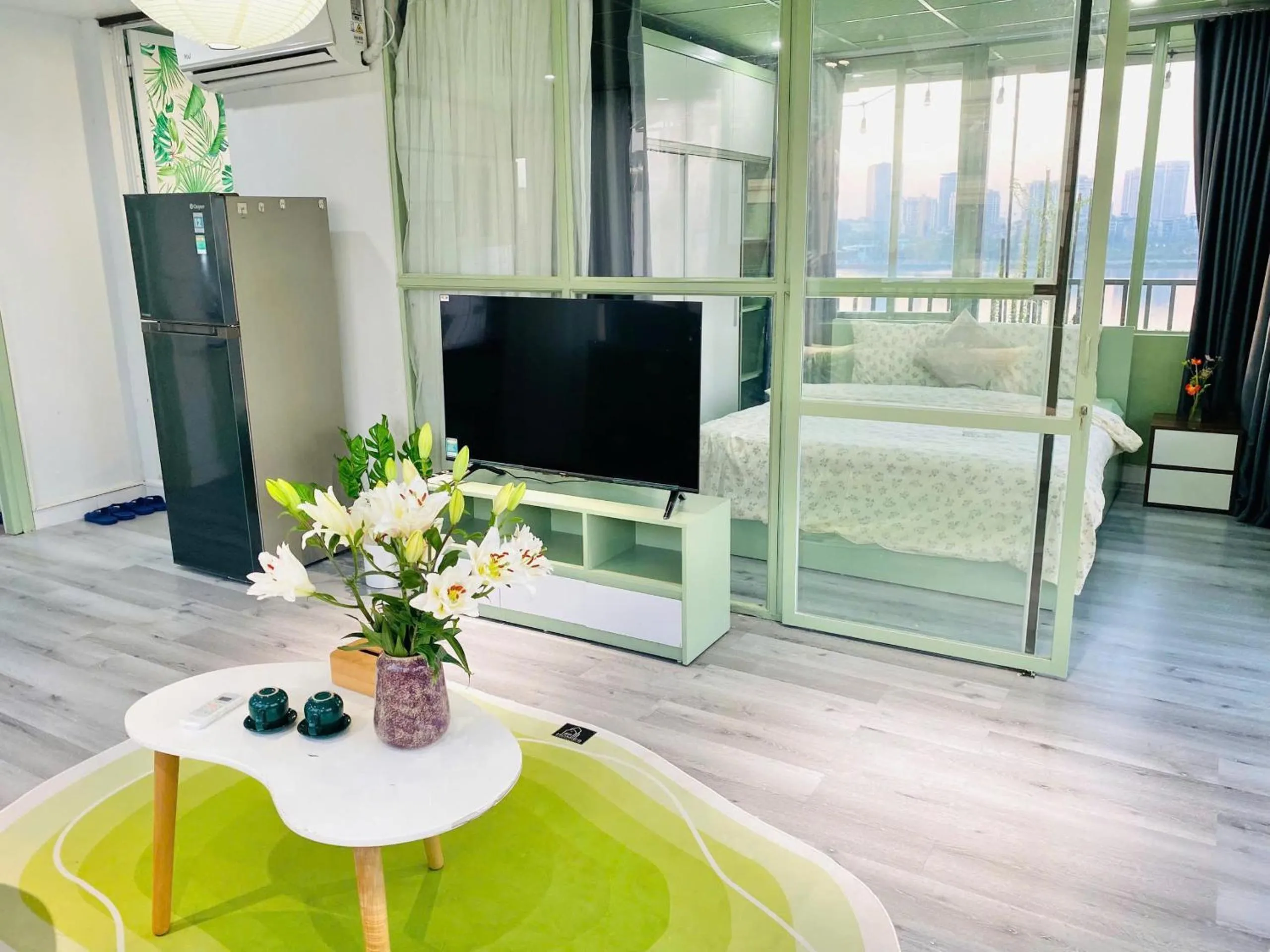 Communal lounge/ TV room, Bed in Luxe Paradise Residence 76 To Ngoc Van