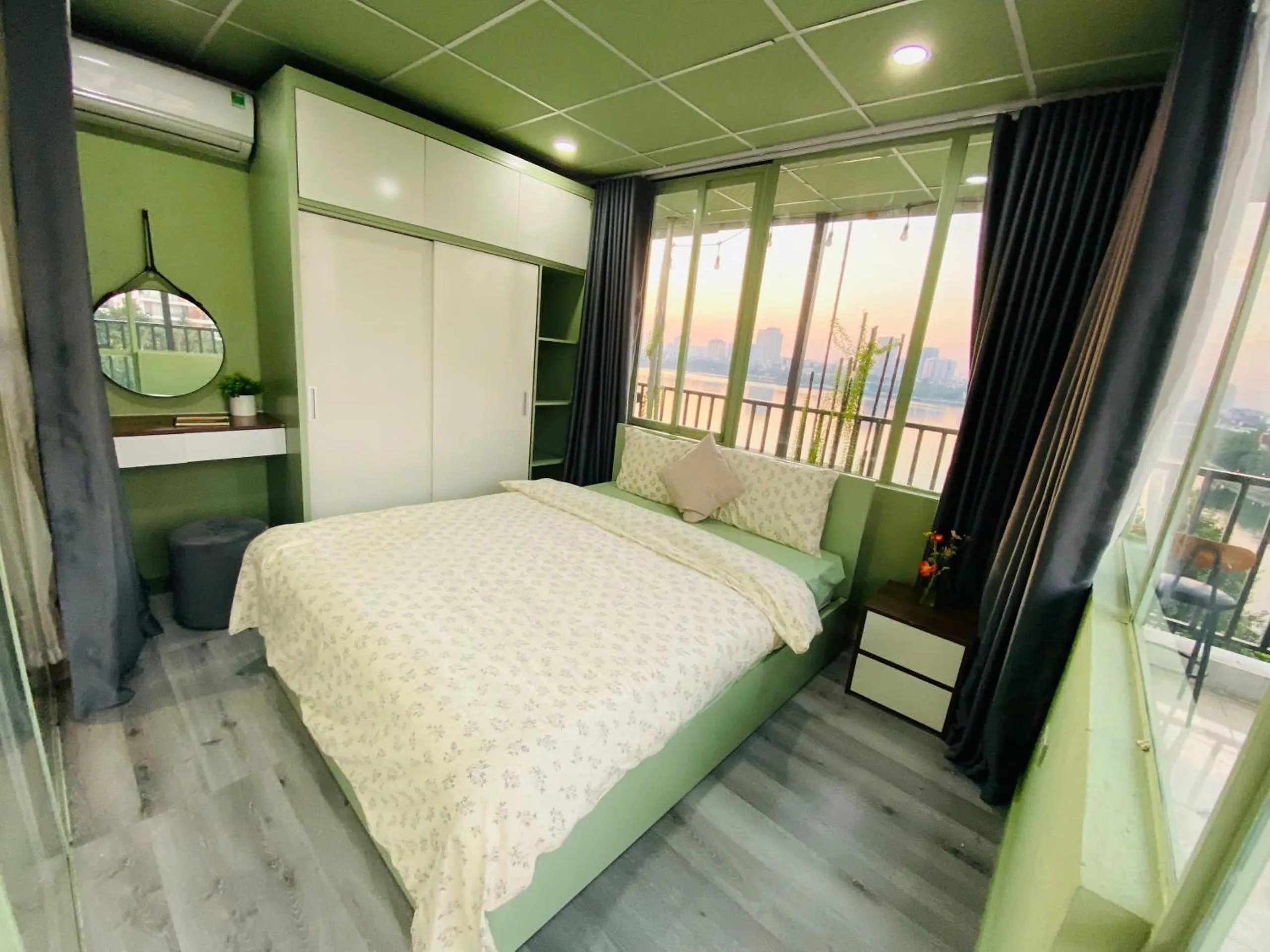 Bedroom, Bed in Luxe Paradise Residence 76 To Ngoc Van