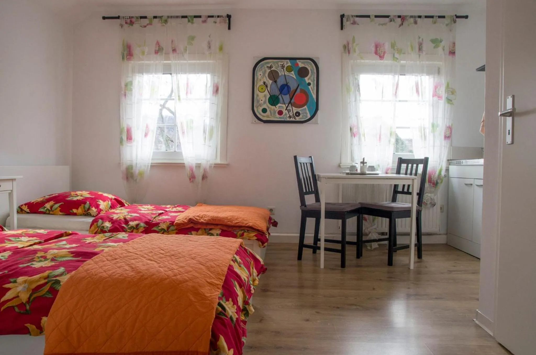 Photo of the whole room, Bed in Tasca im Feui Apartments