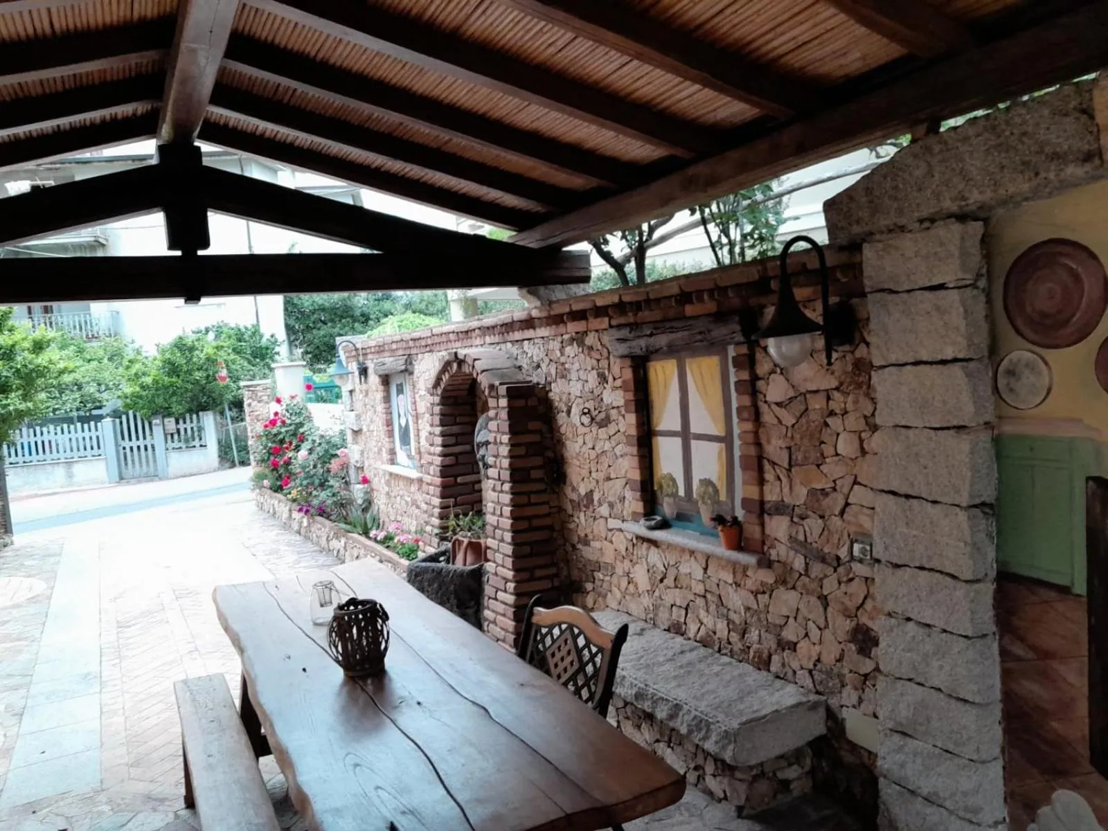 Quiet street view in B&b Su Acu