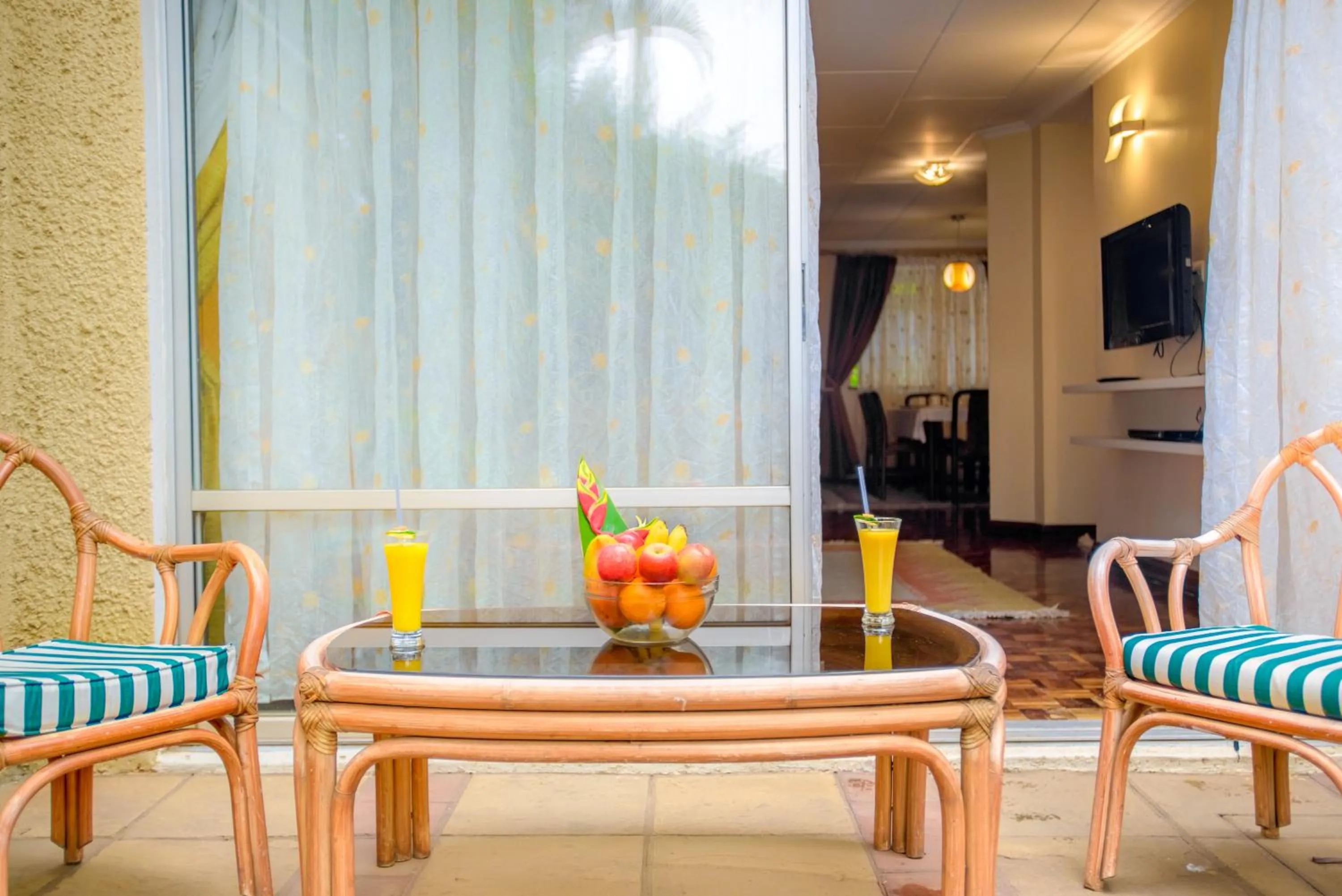 Balcony/Terrace in Mimosa Court Apartments