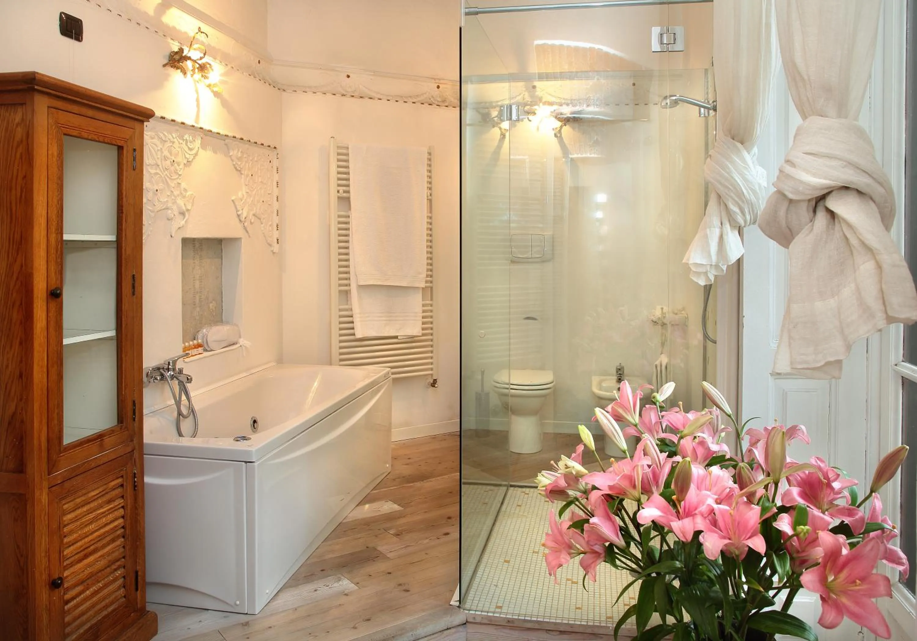 Bathroom in Arnaboldi Palace