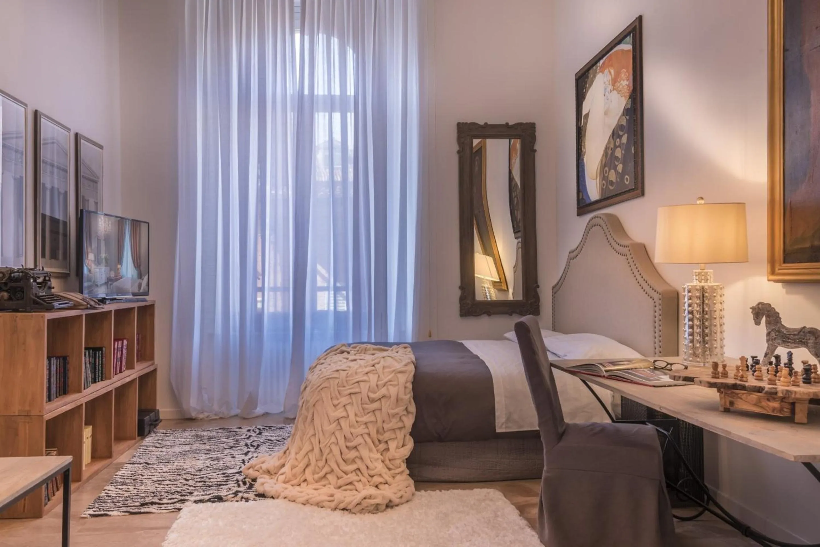 Bed in Arnaboldi Palace