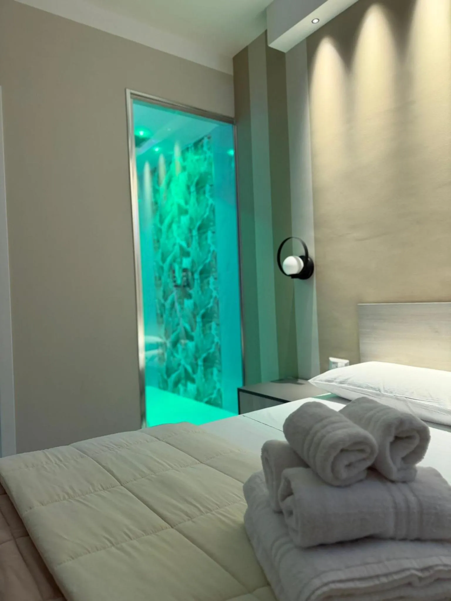 Bedroom, Bed in Luxury Rooms