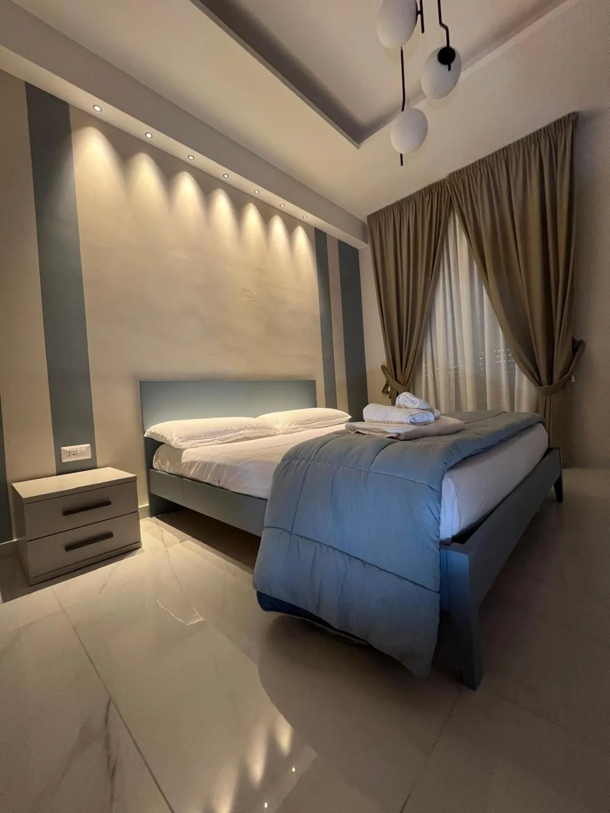 Bedroom, Bed in Luxury Rooms