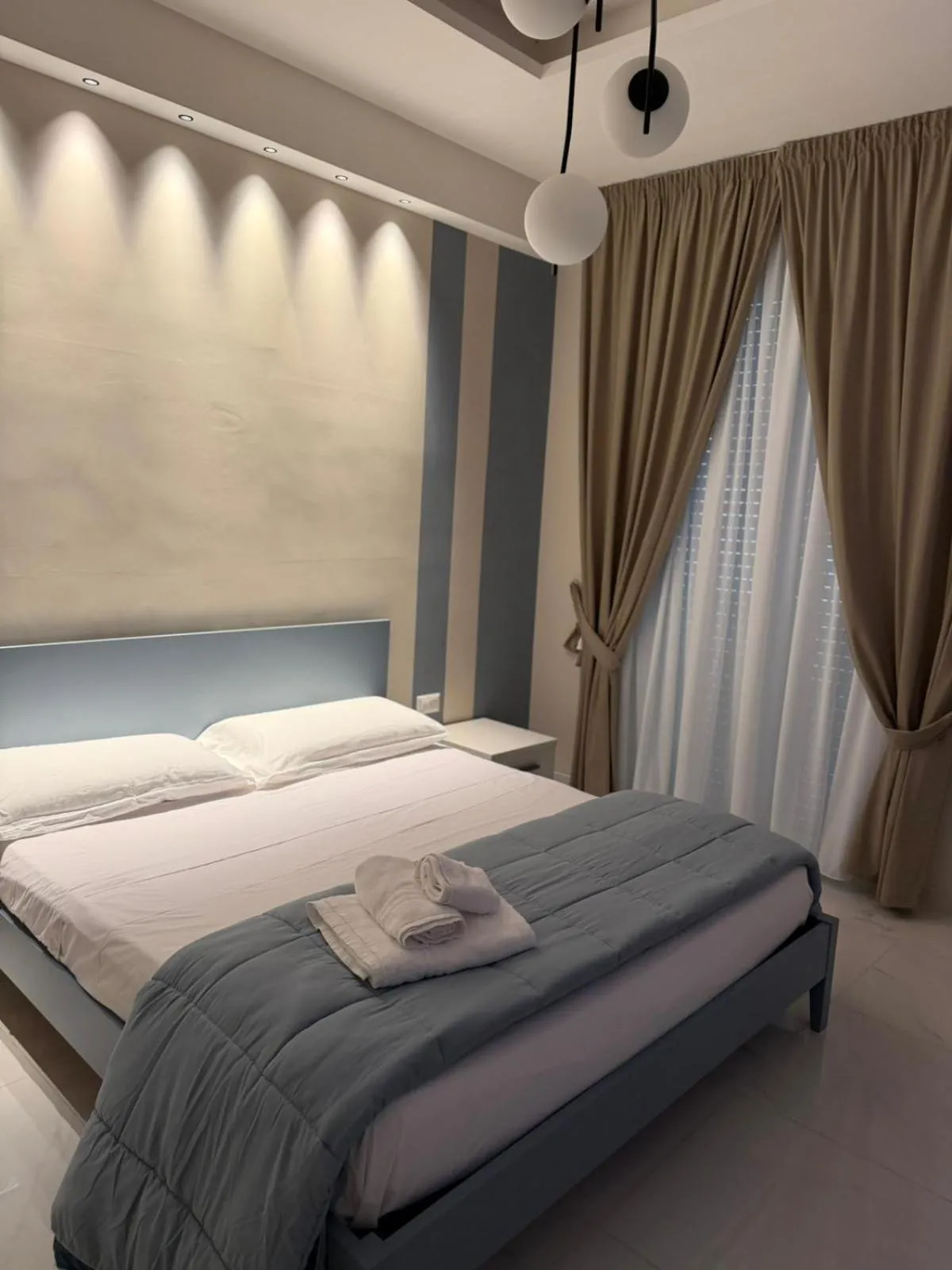Bedroom, Bed in Luxury Rooms
