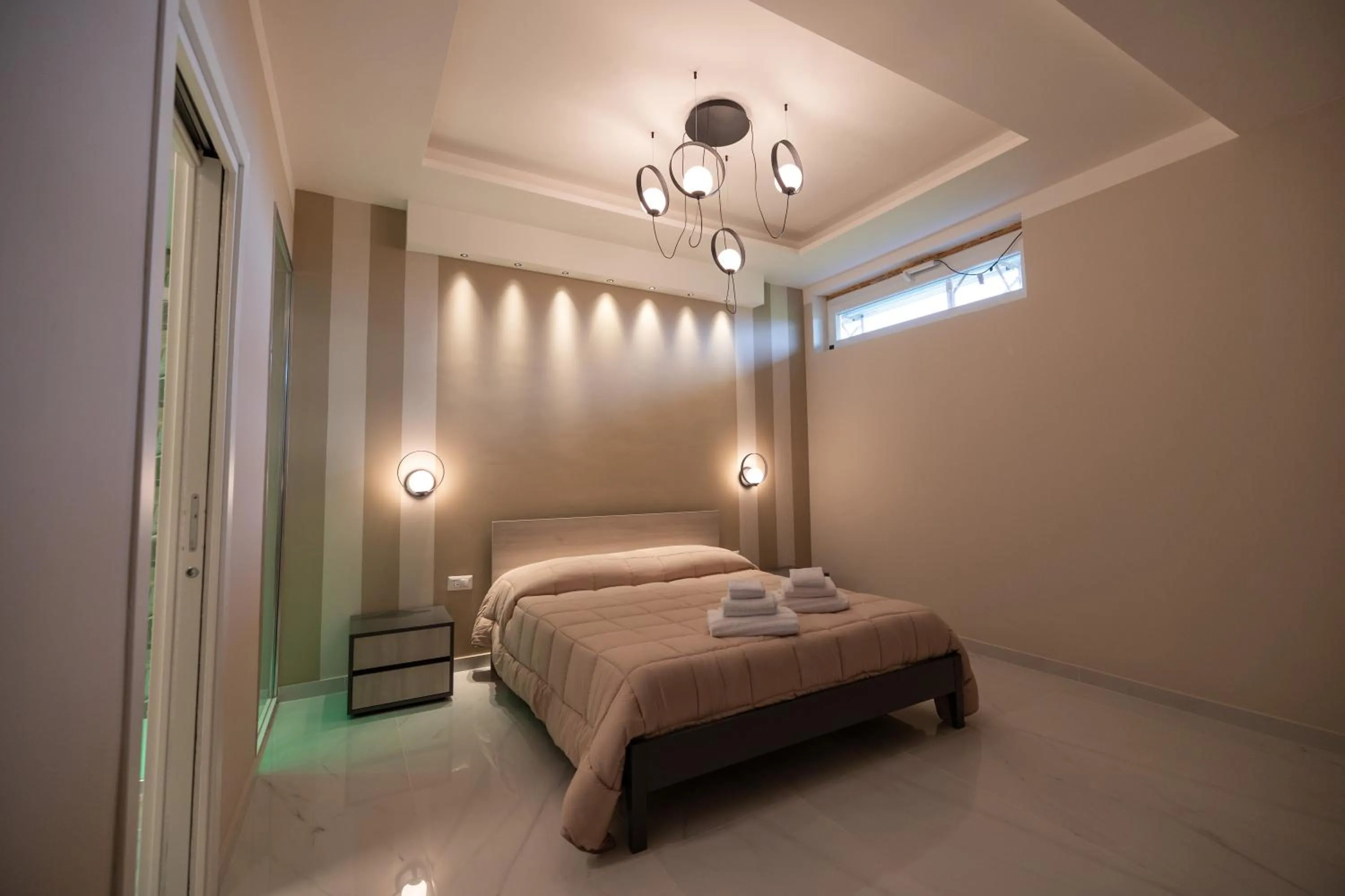 Photo of the whole room, Bed in Luxury Rooms
