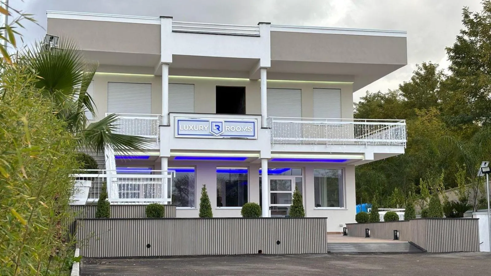 Property building in Luxury Rooms