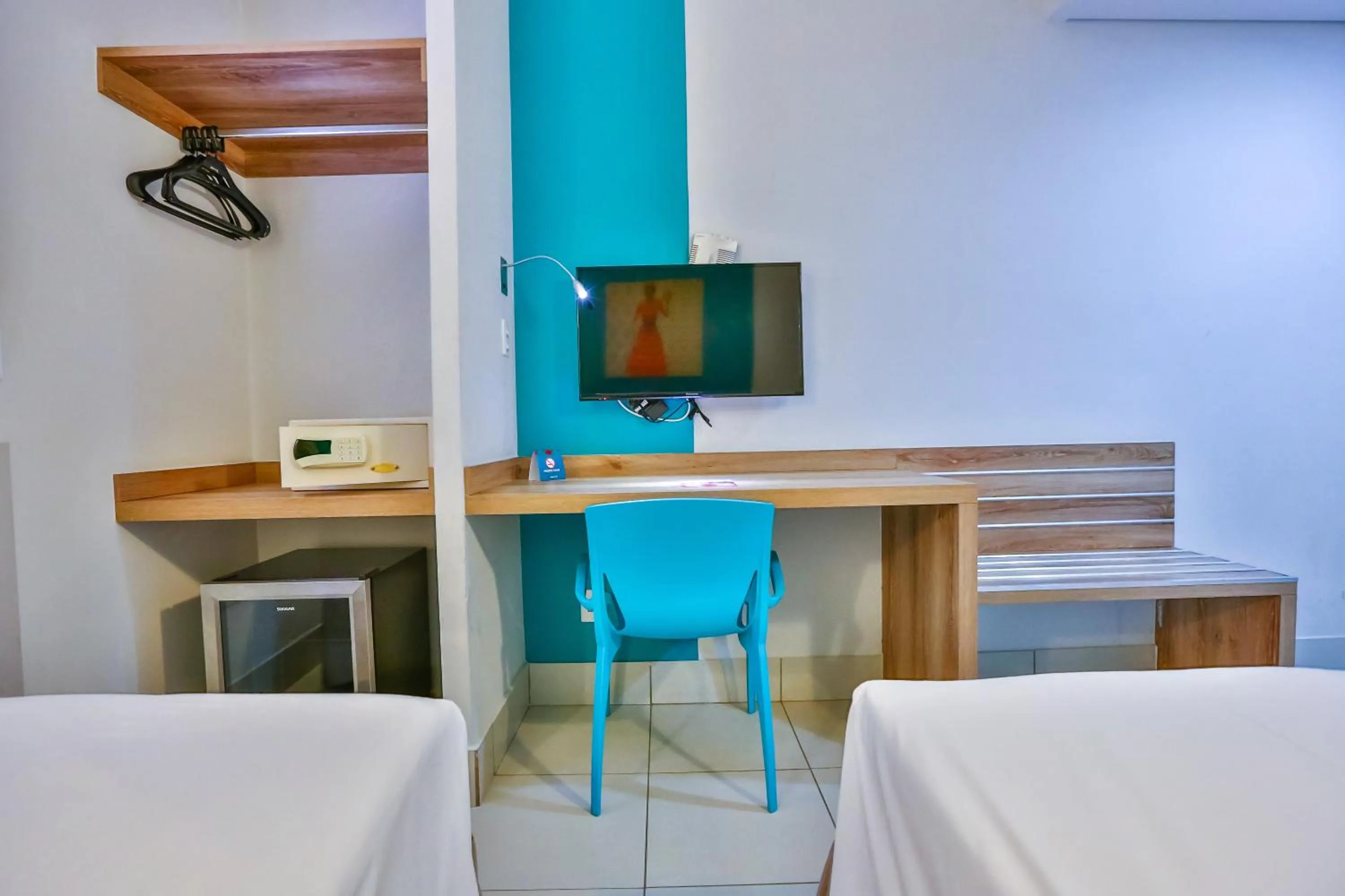 TV and multimedia, Bed in Mega Moda Goiania Hotel