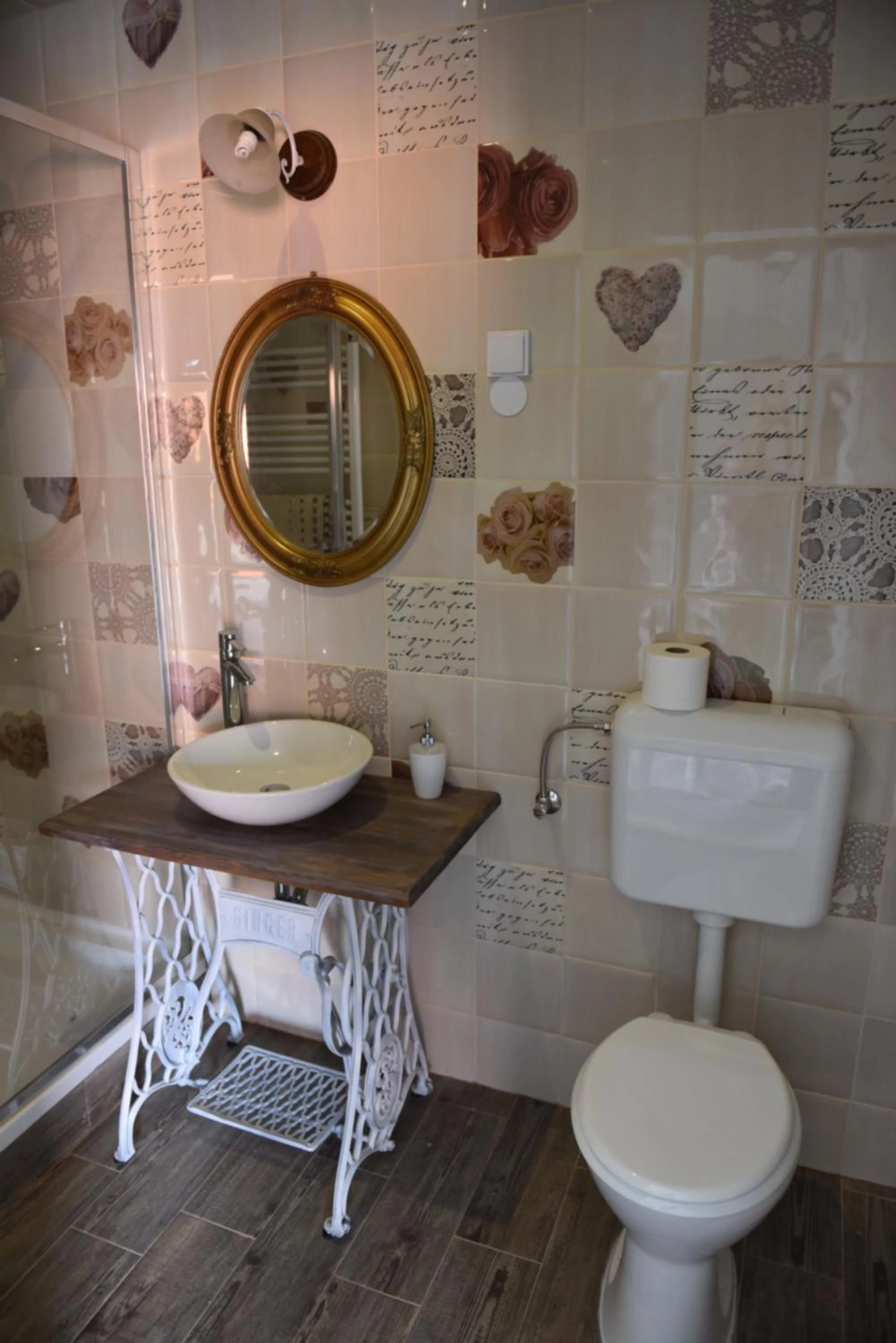 Toilet in Guest House Romantika Panzio