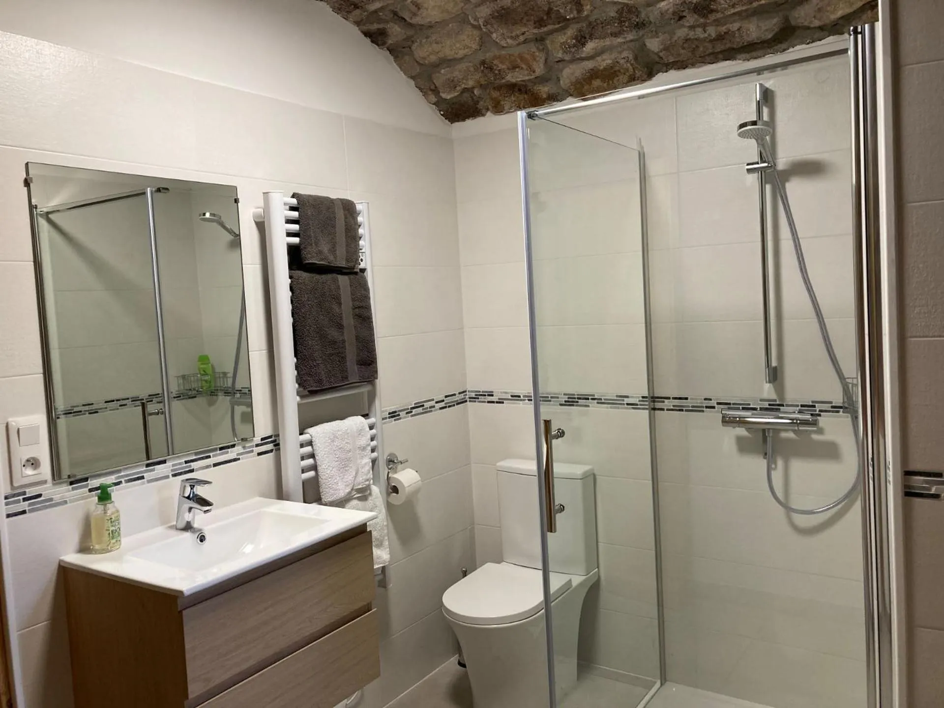 Shower in Mas de la Giralde - Gites