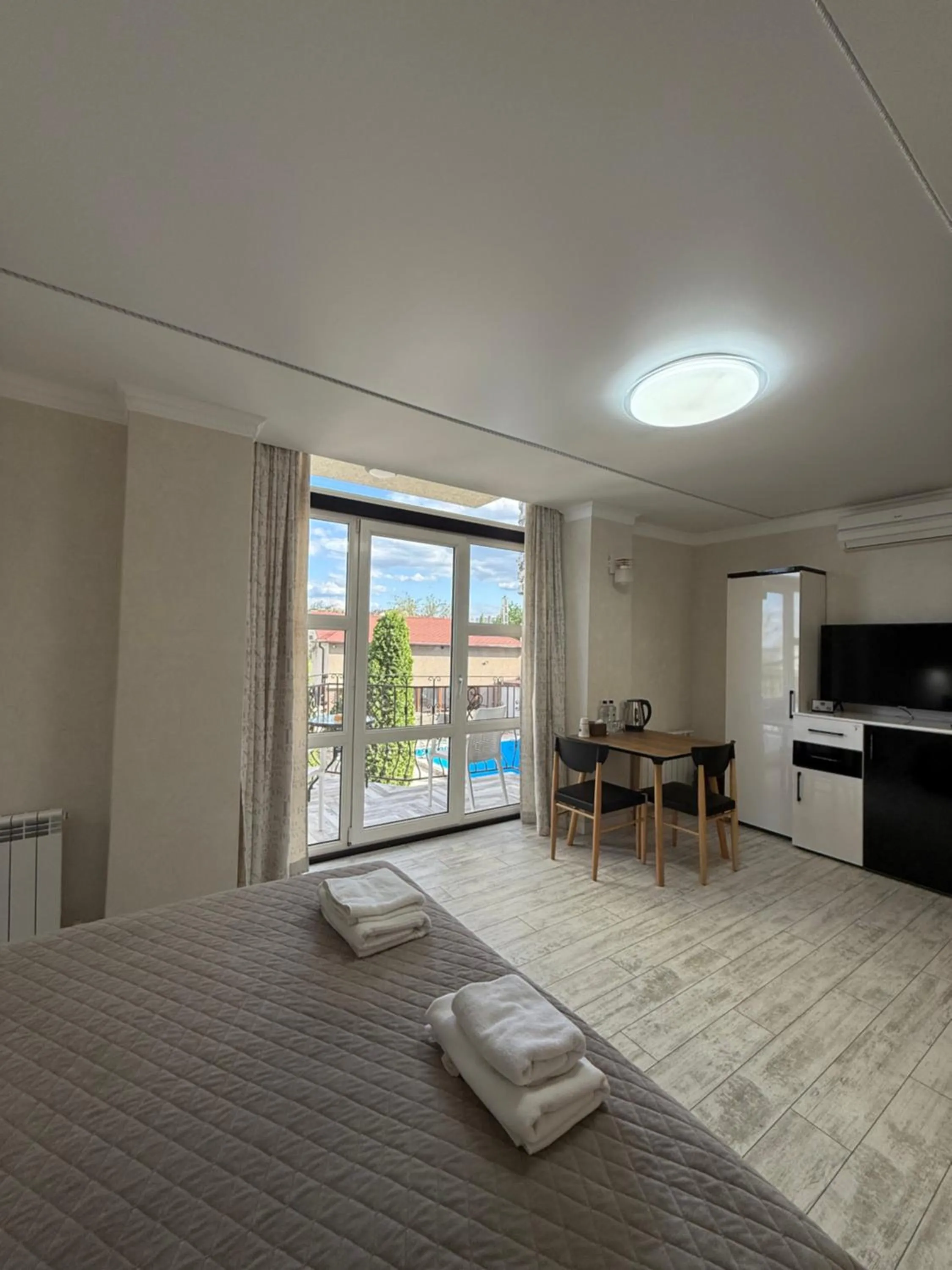 Photo of the whole room, Bed in Hotel Kalyan & Spa