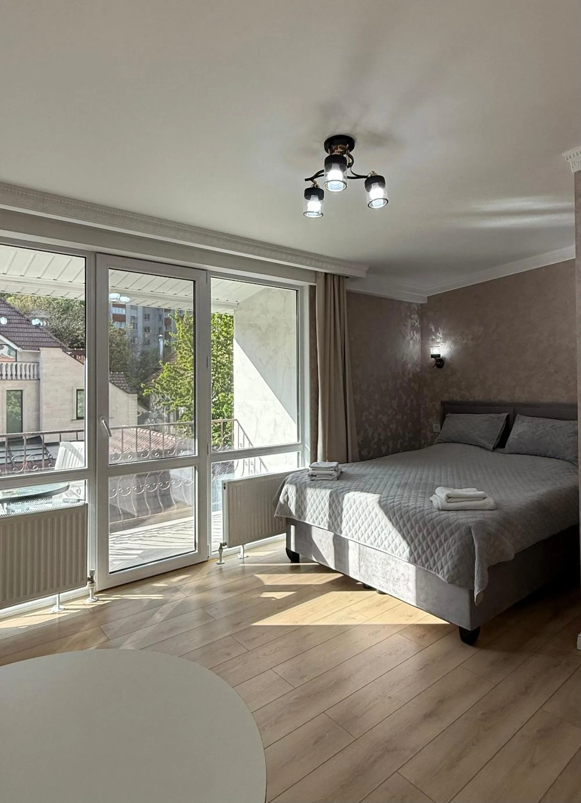 Photo of the whole room, Bed in Hotel Kalyan & Spa