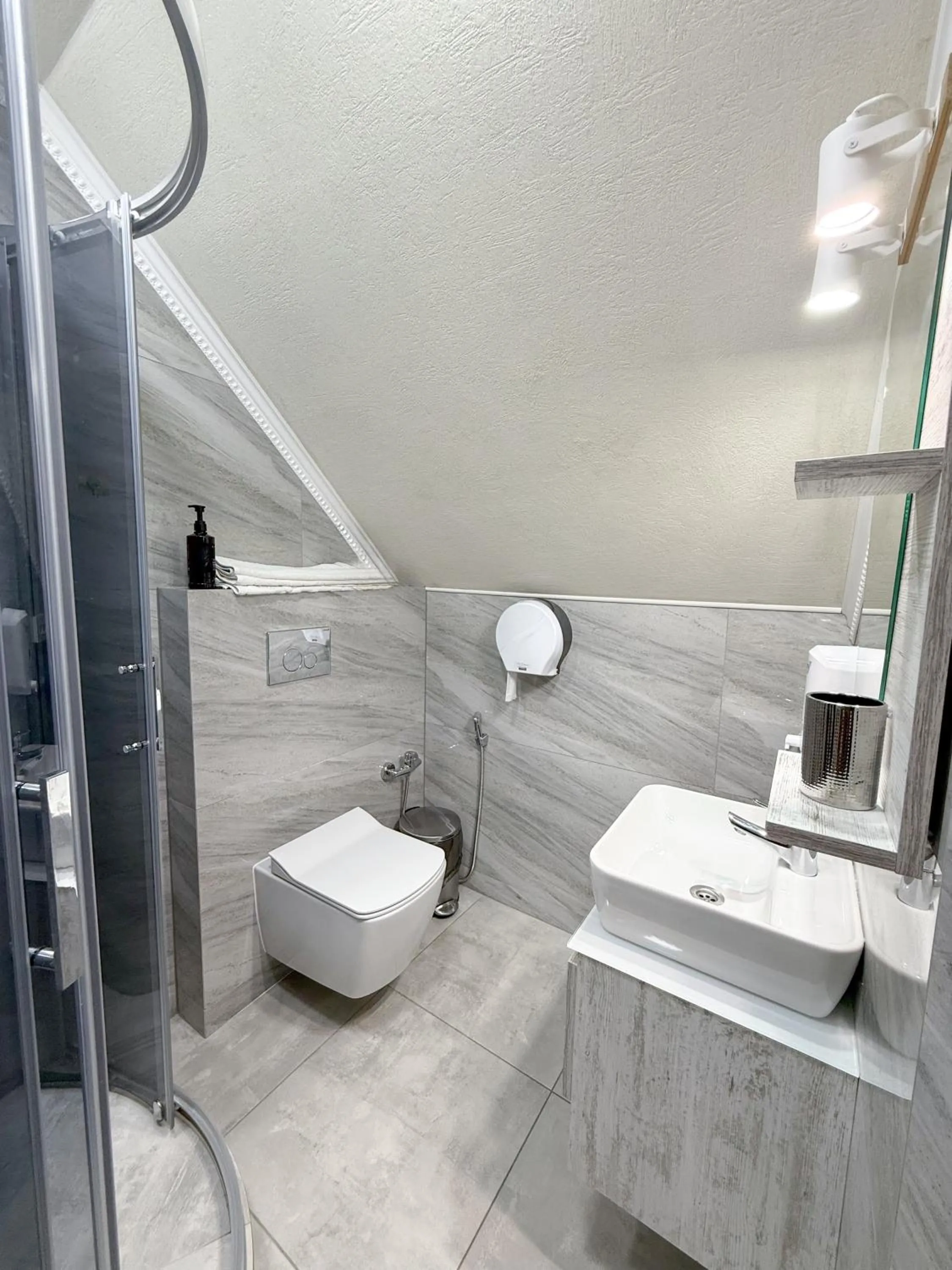 Toilet in Hotel Kalyan & Spa