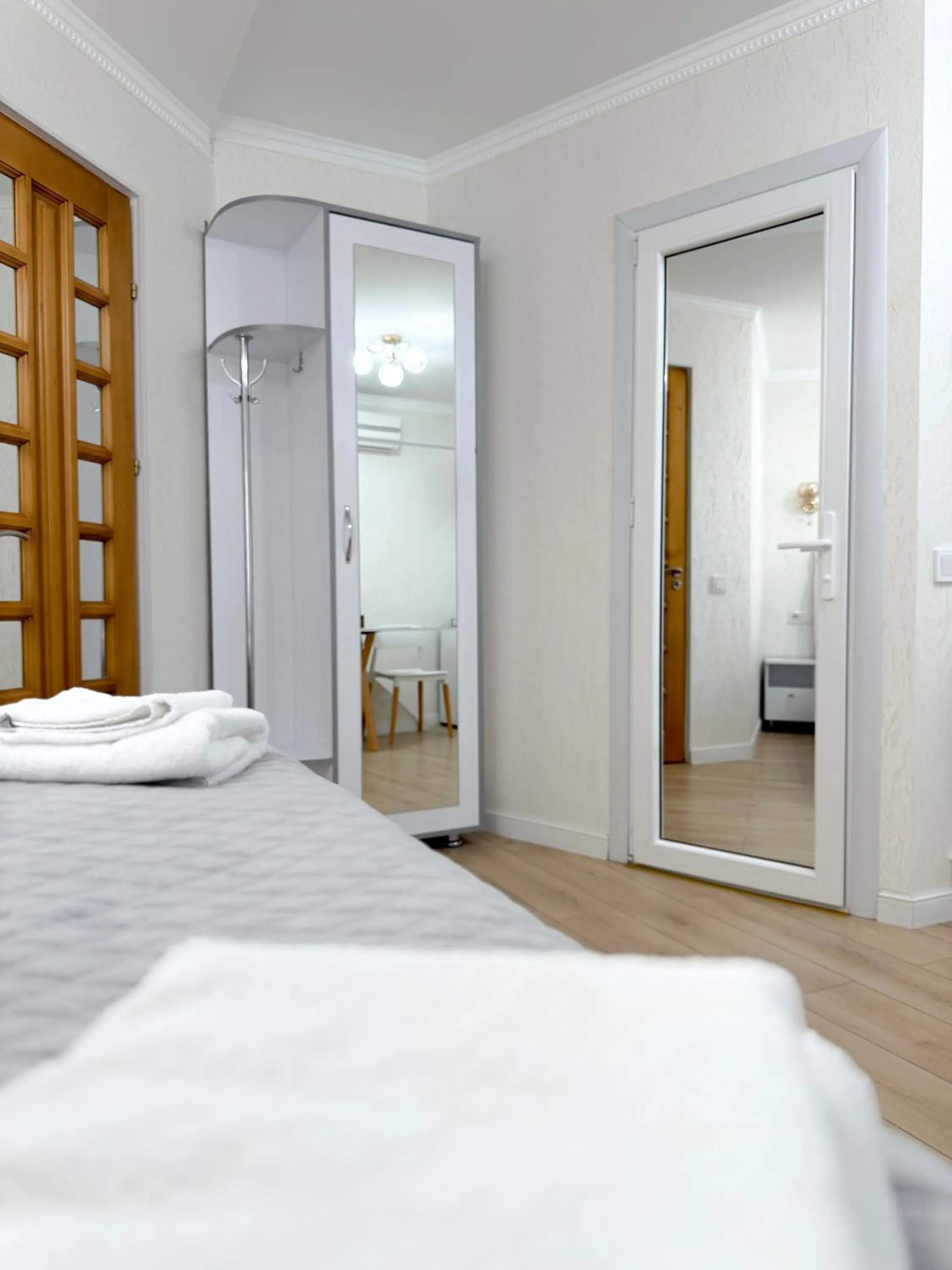 Bed in Hotel Kalyan & Spa