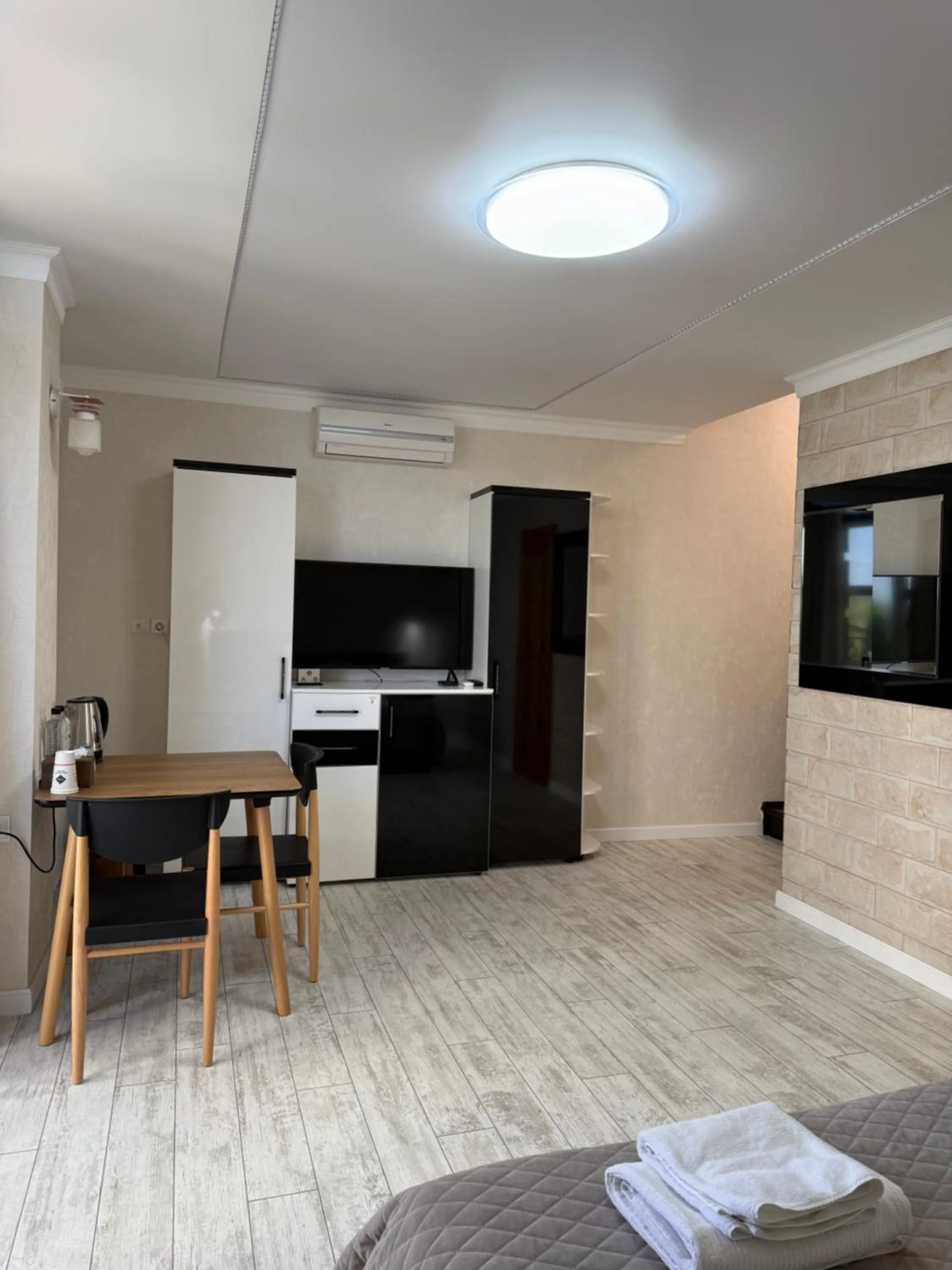 TV and multimedia in Hotel Kalyan & Spa