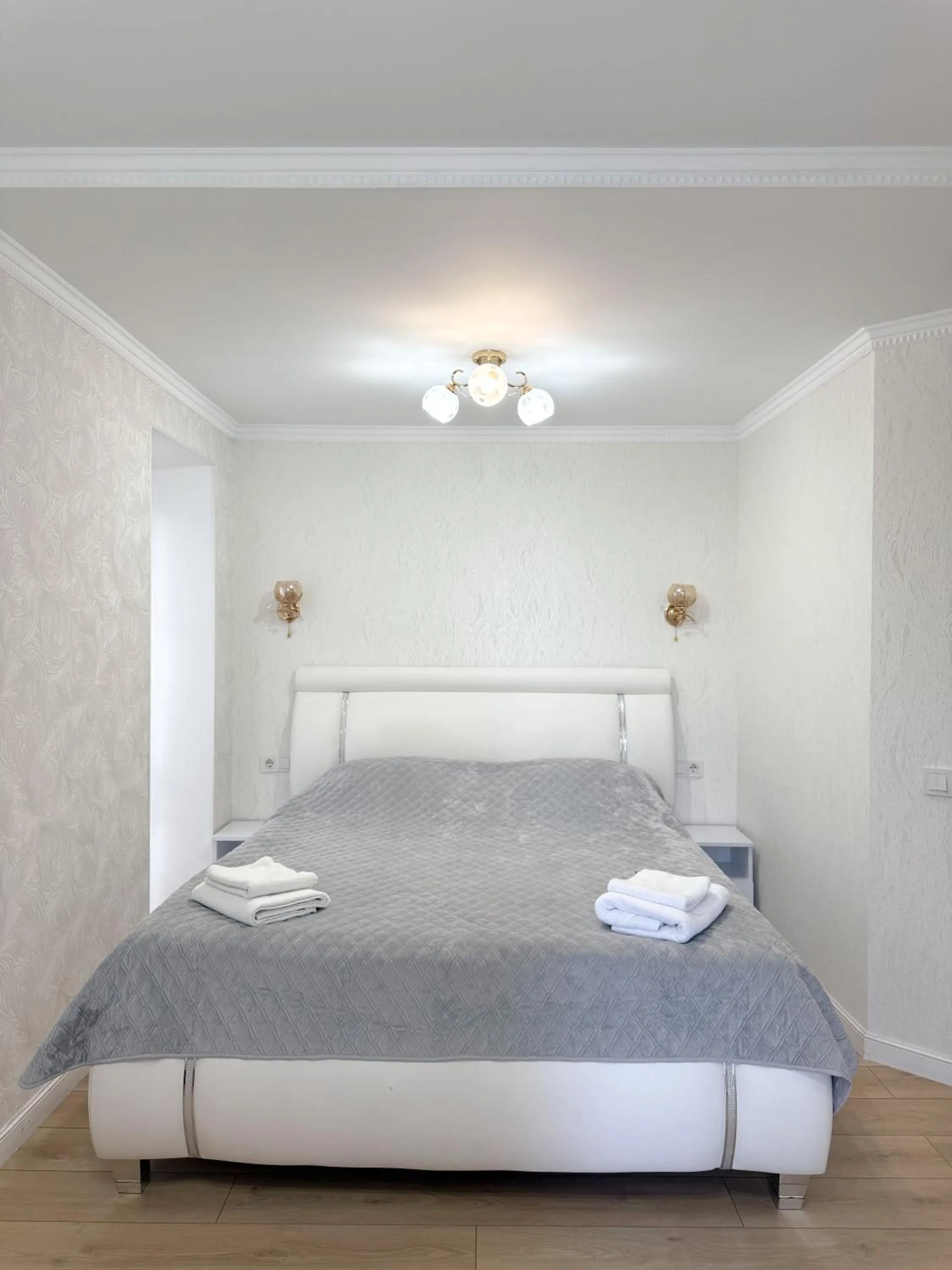 Bedroom, Bed in Hotel Kalyan & Spa