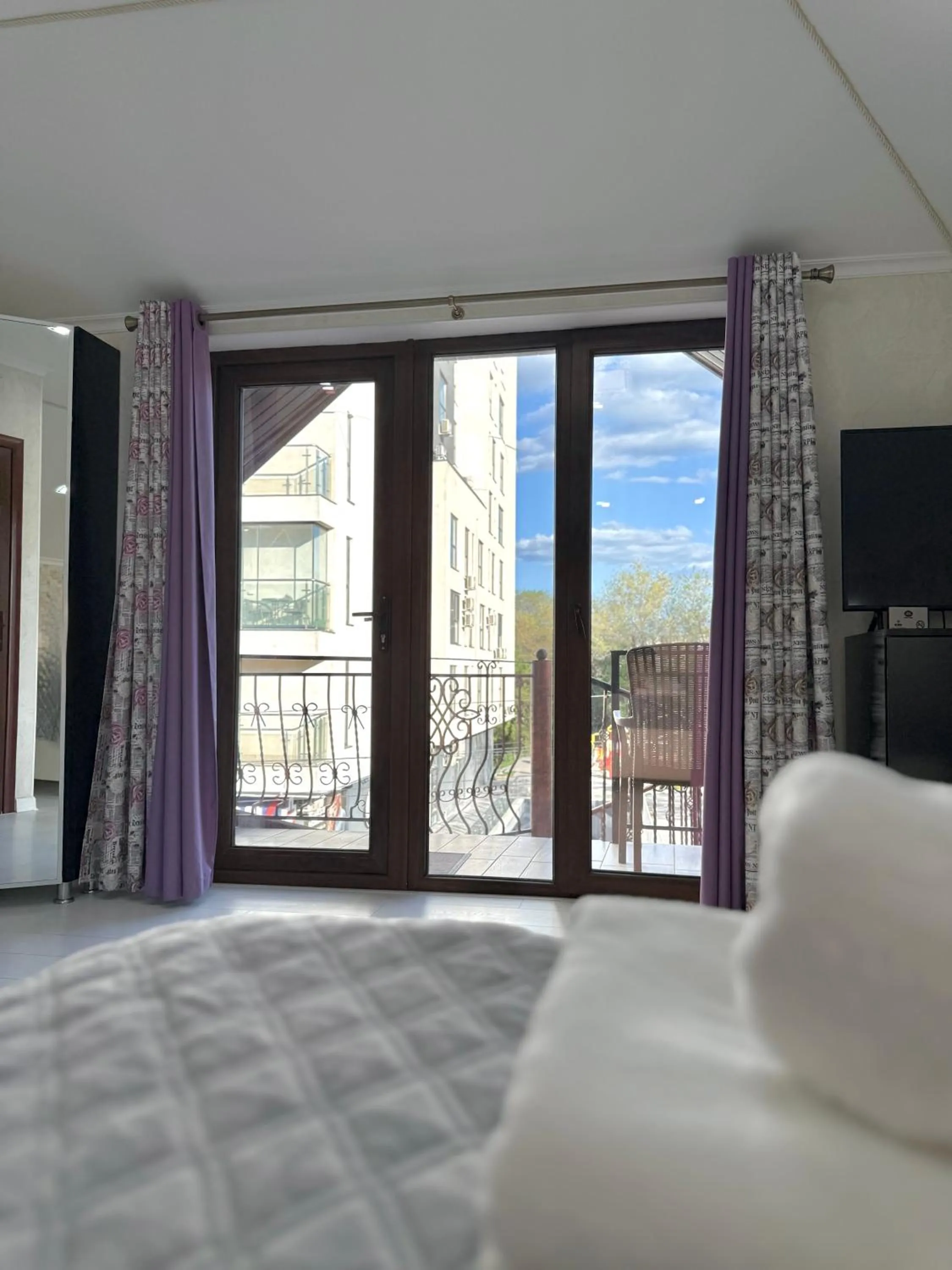 View (from property/room), Bed in Hotel Kalyan & Spa