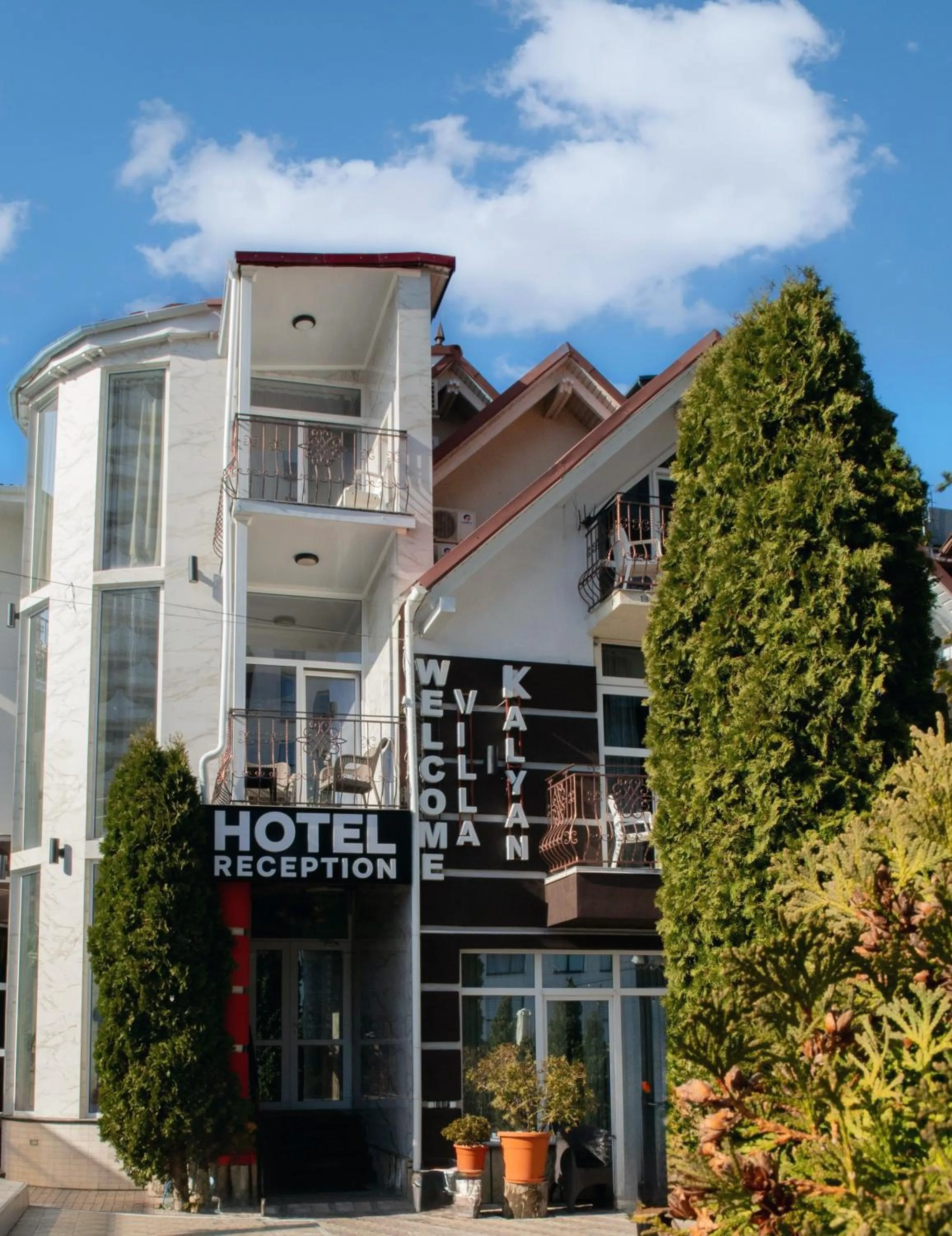 Property building in Hotel Kalyan & Spa