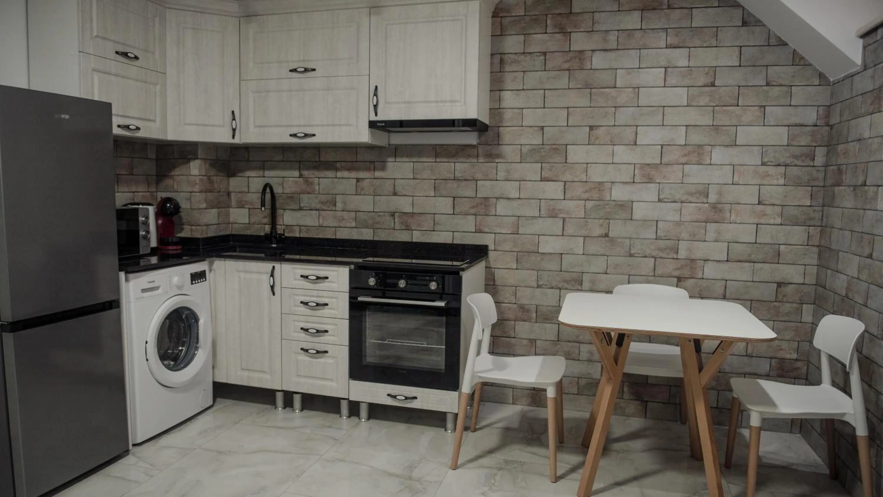 Coffee/tea facilities in Hotel Kalyan & Spa