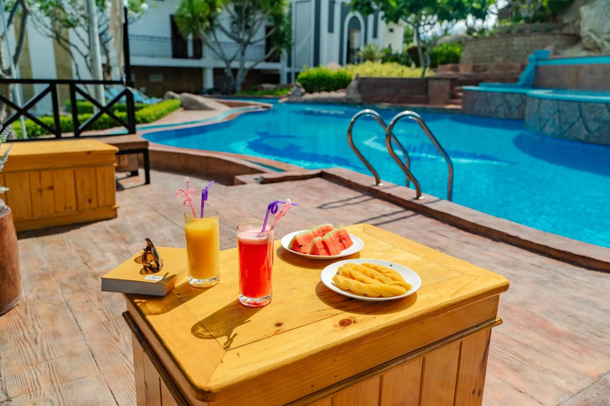 Food and drinks in Green Oasis Nha Trang Resort