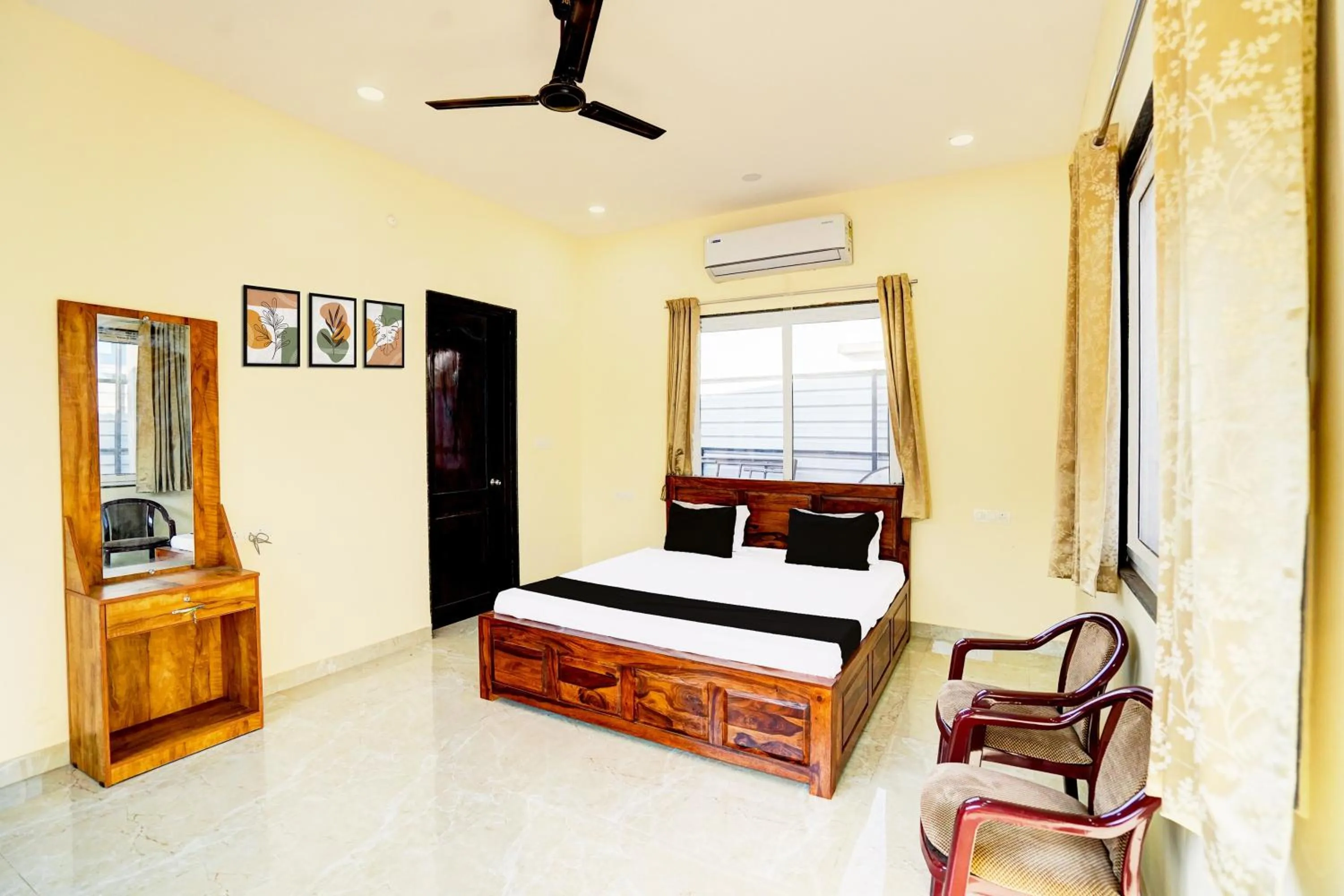 Bedroom, Bed in Hotel O Godavari Lawn
