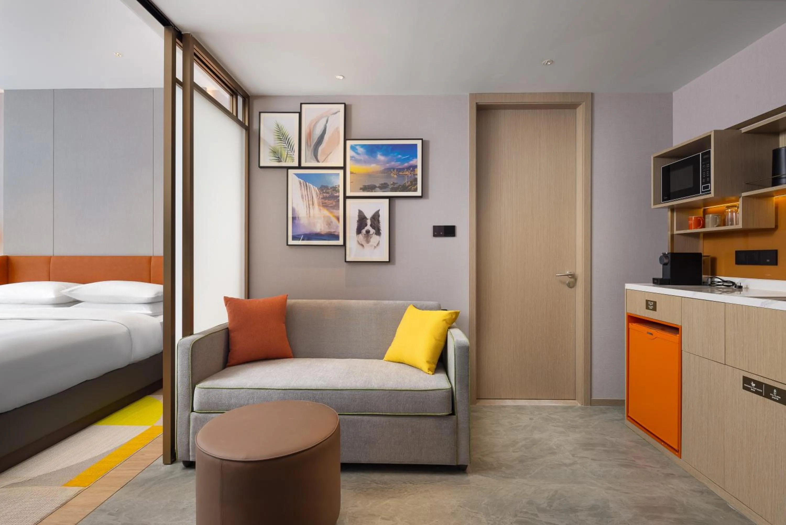 Photo of the whole room, Bed in Home2 Suite by Hilton Chongqing Wanzhou