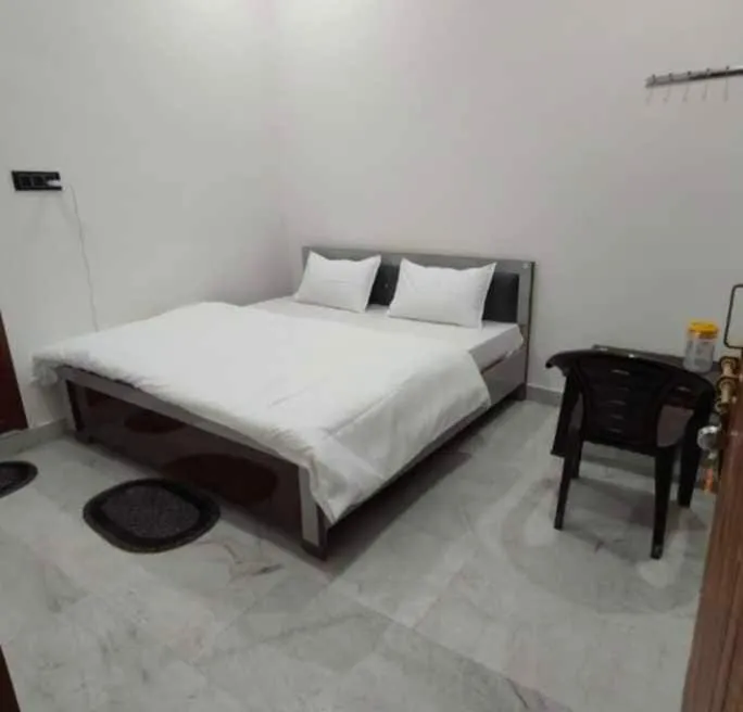Hotel O by OYO Avantika Palace