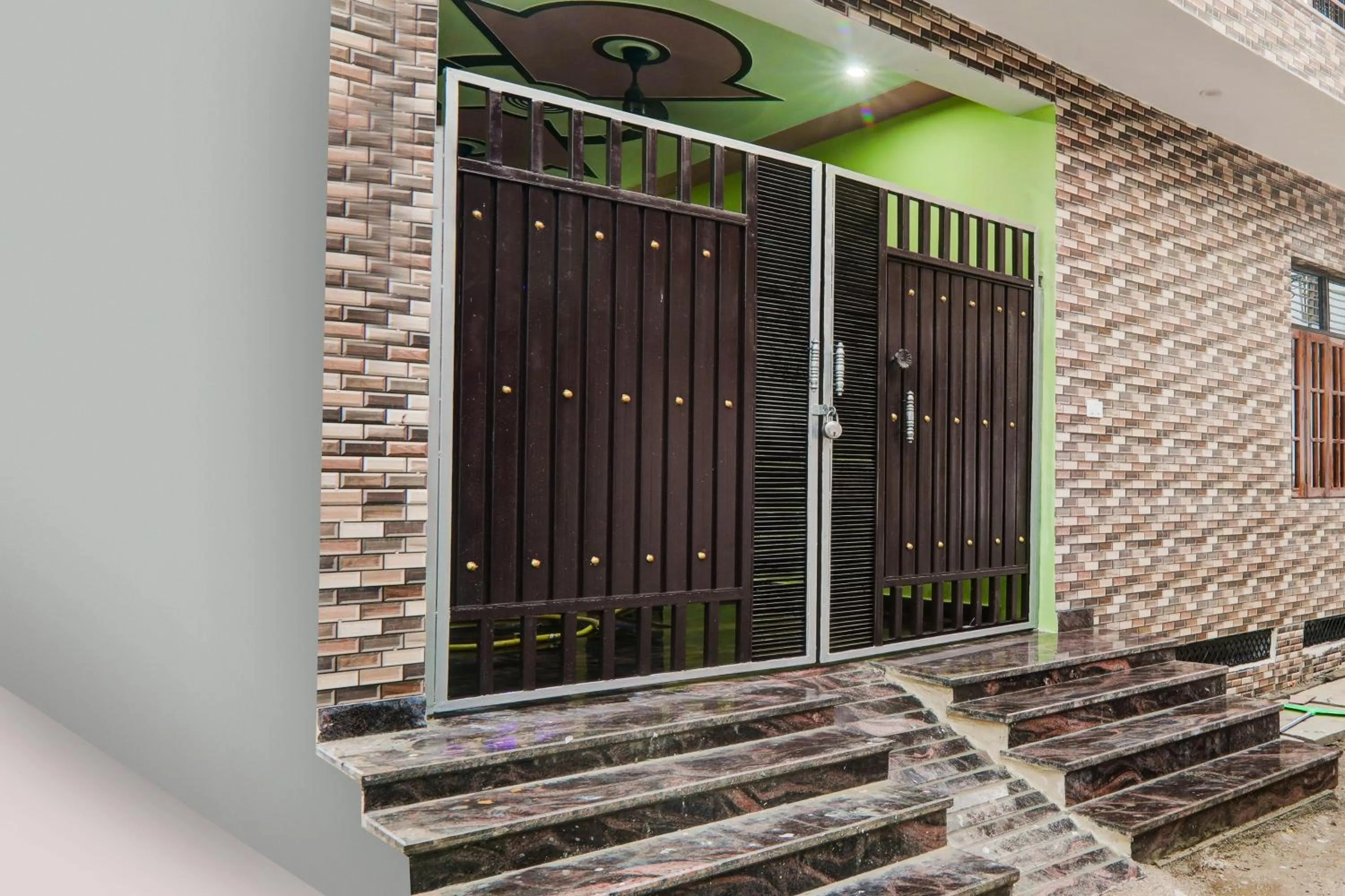 Facade/entrance in Hotel O Raj Palace