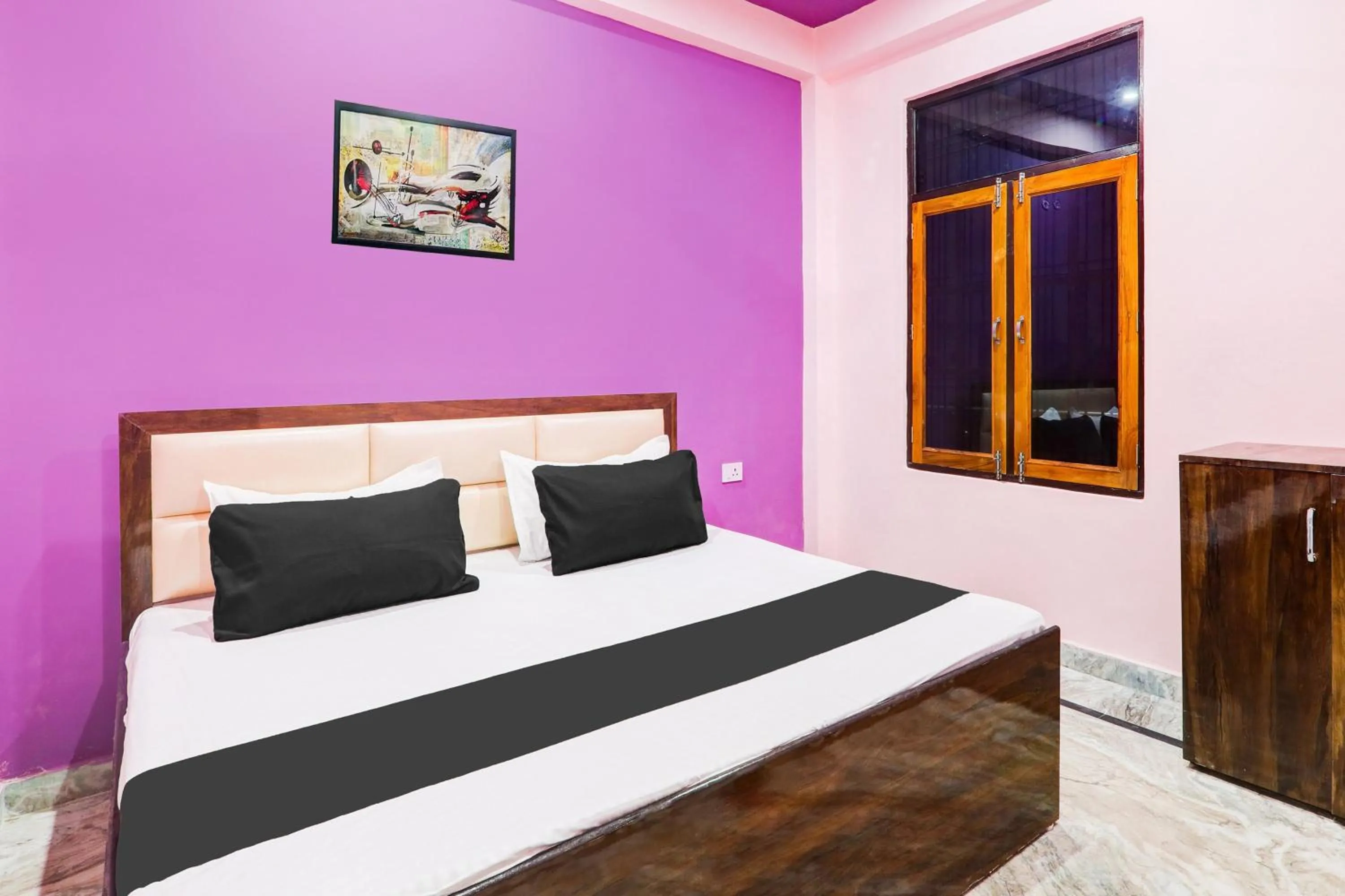 Lobby or reception, Bed in Hotel O Raj Palace