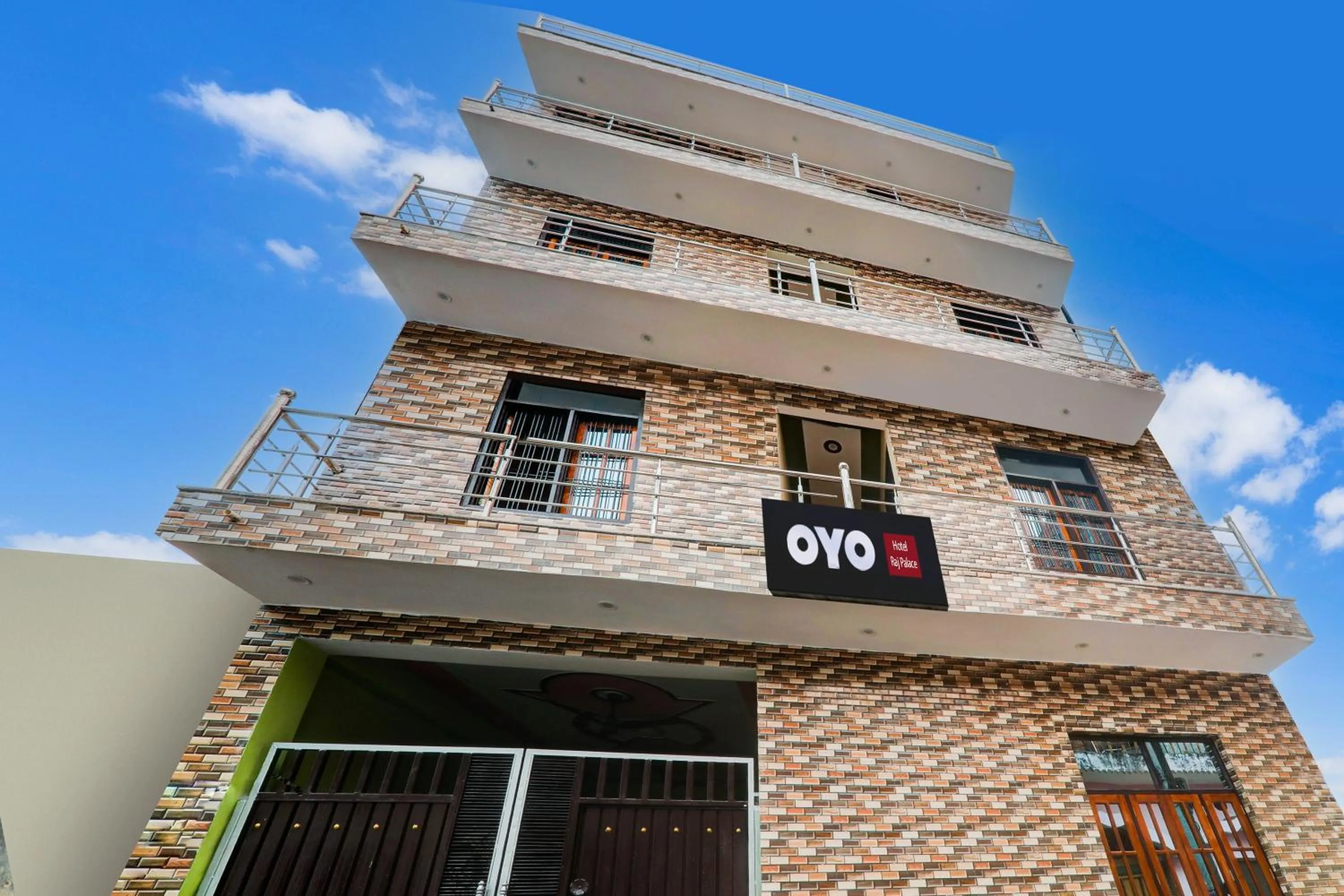Facade/entrance in Hotel O Raj Palace