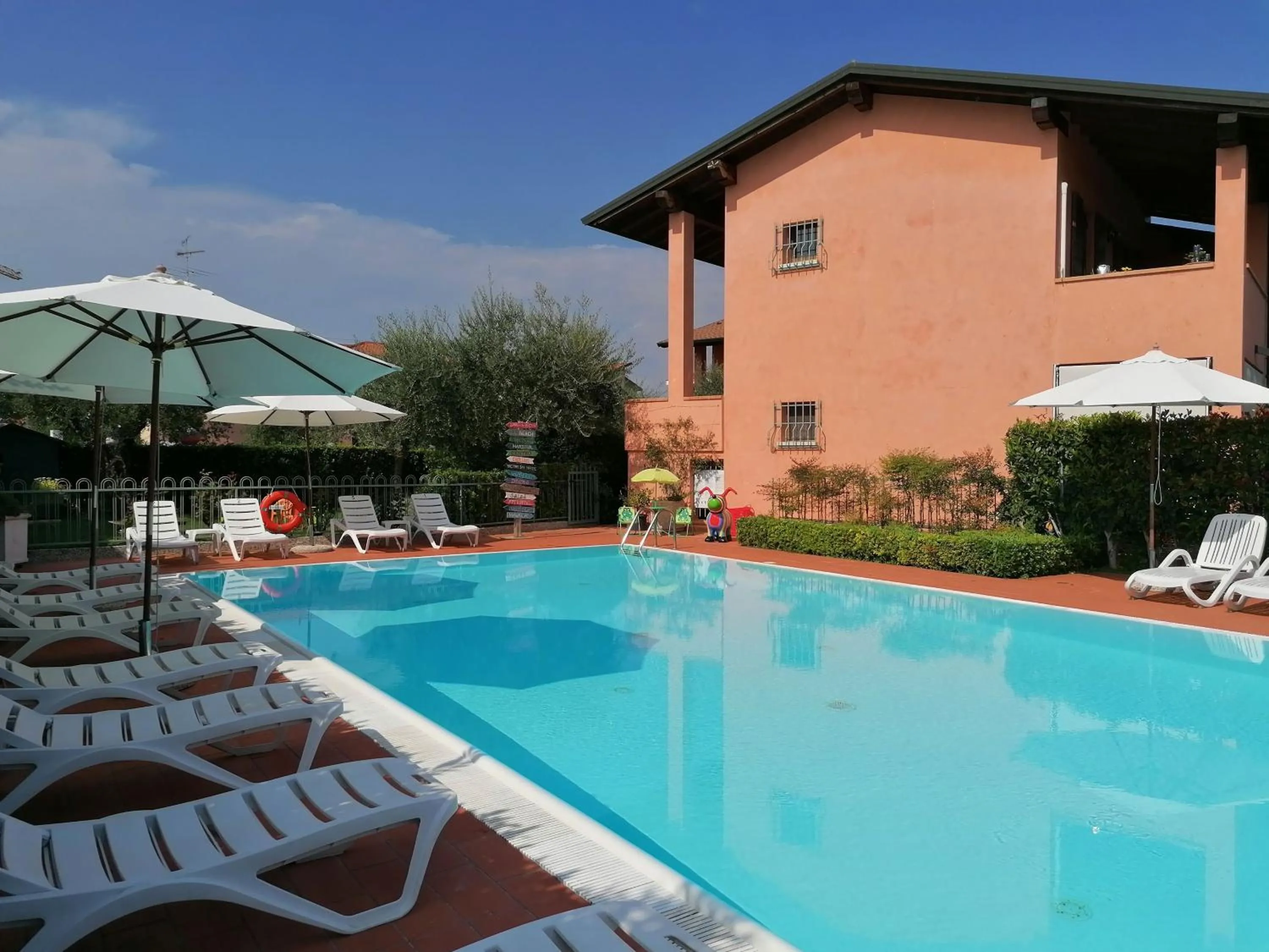 Swimming pool in BellaSirmione Holiday Apartments