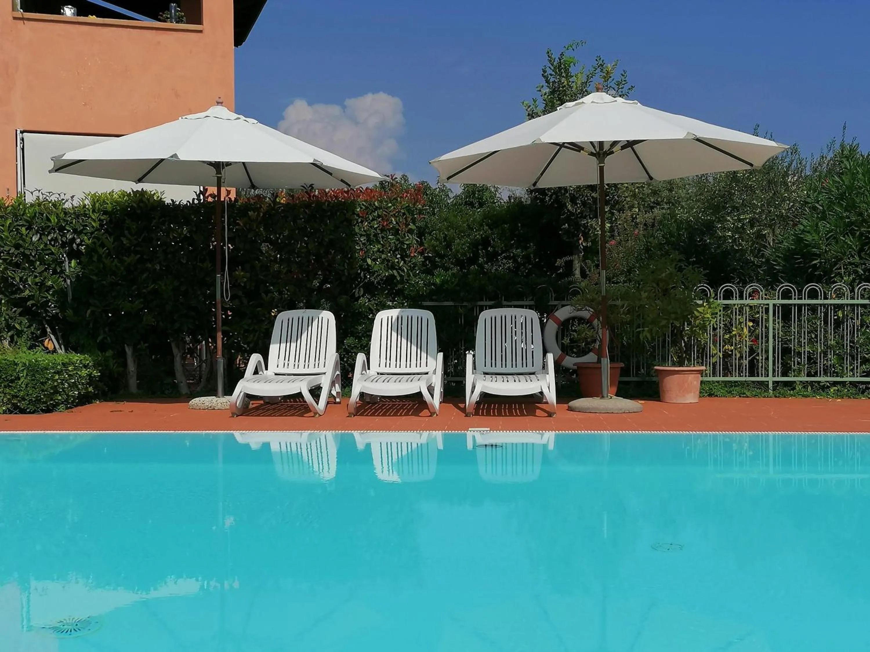 Swimming pool in BellaSirmione Holiday Apartments