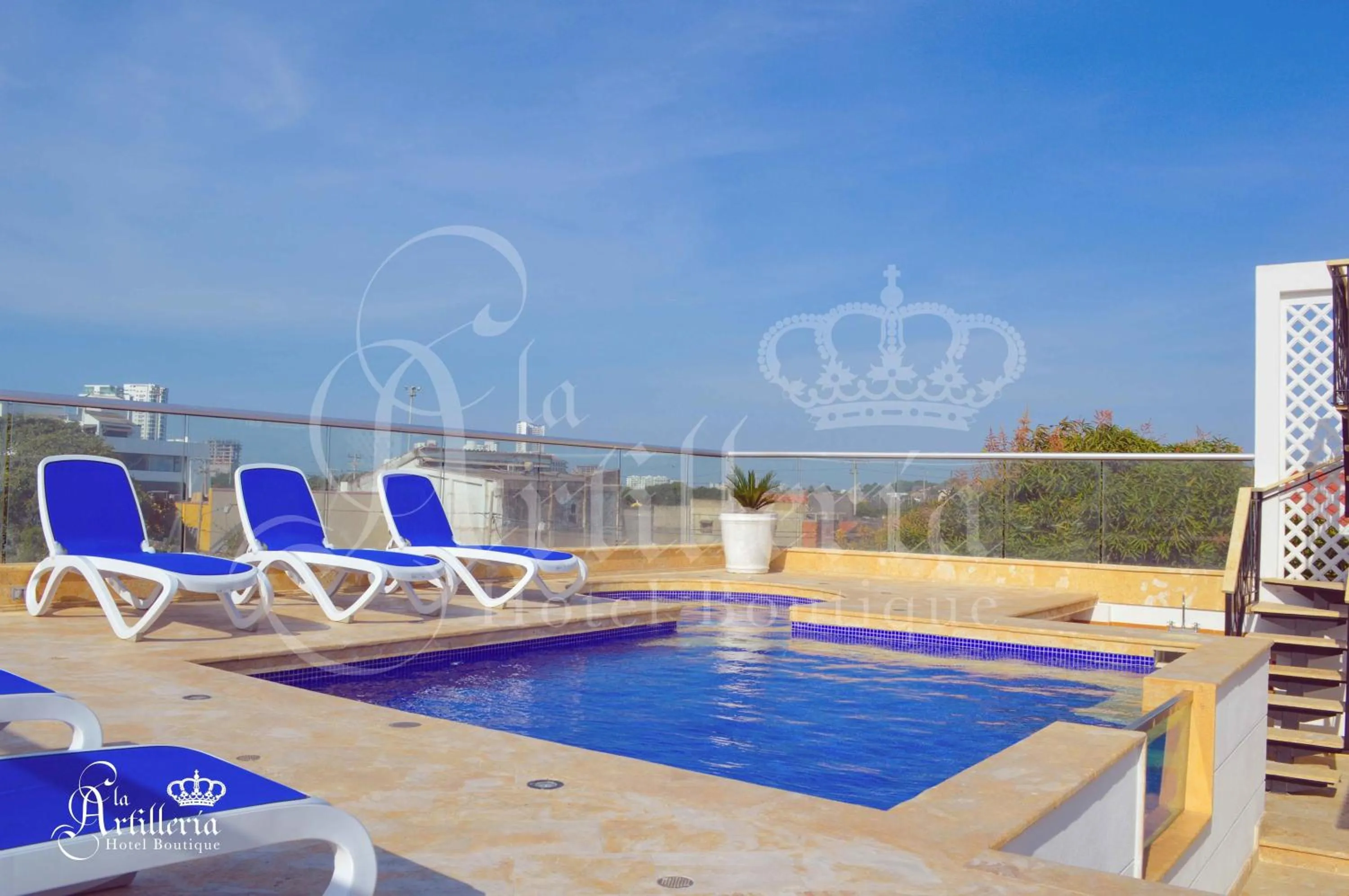 Swimming pool in Hotel Boutique La Artilleria