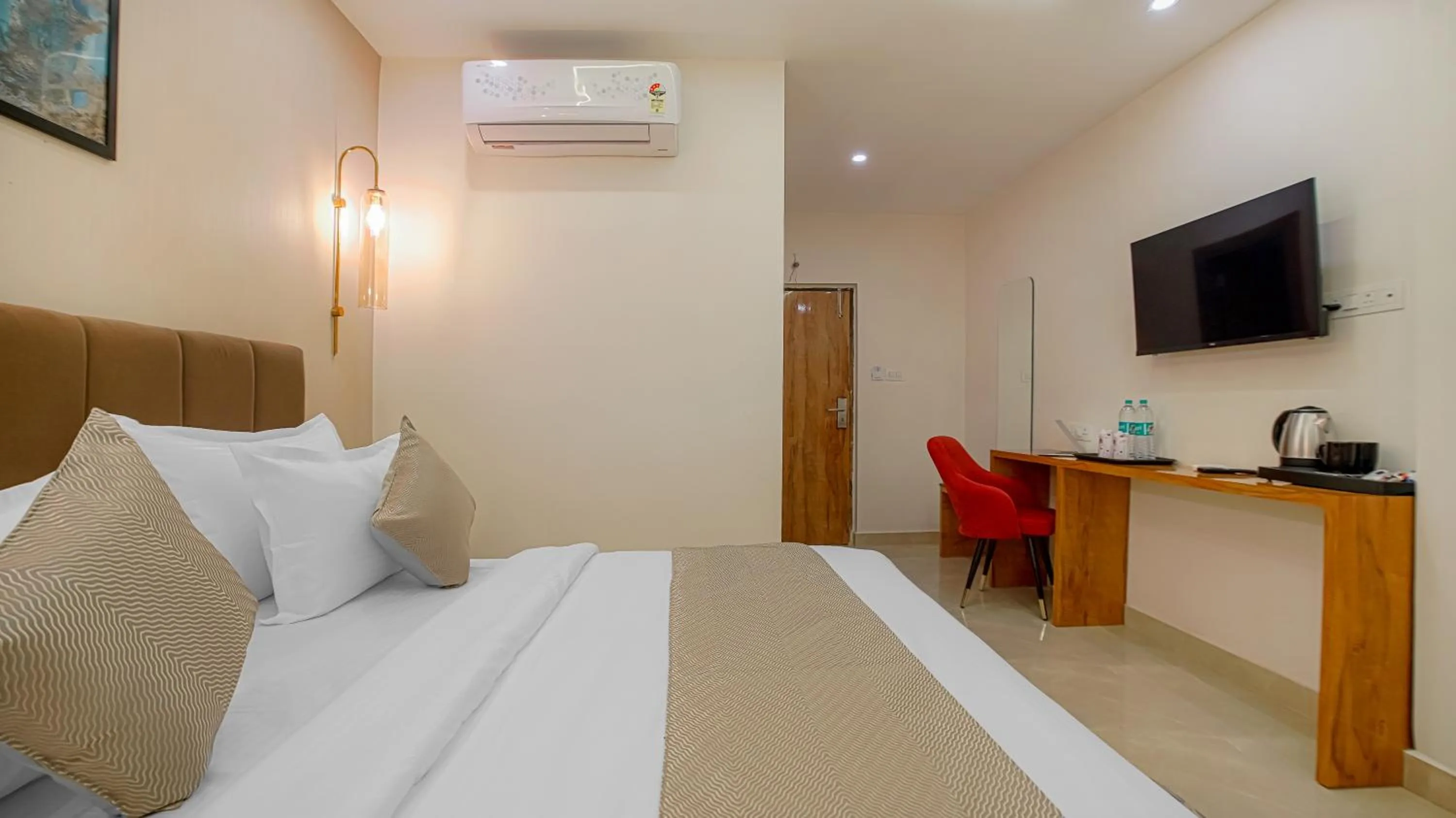 Bedroom, Bed in Perfectstayz Premium Varanasi