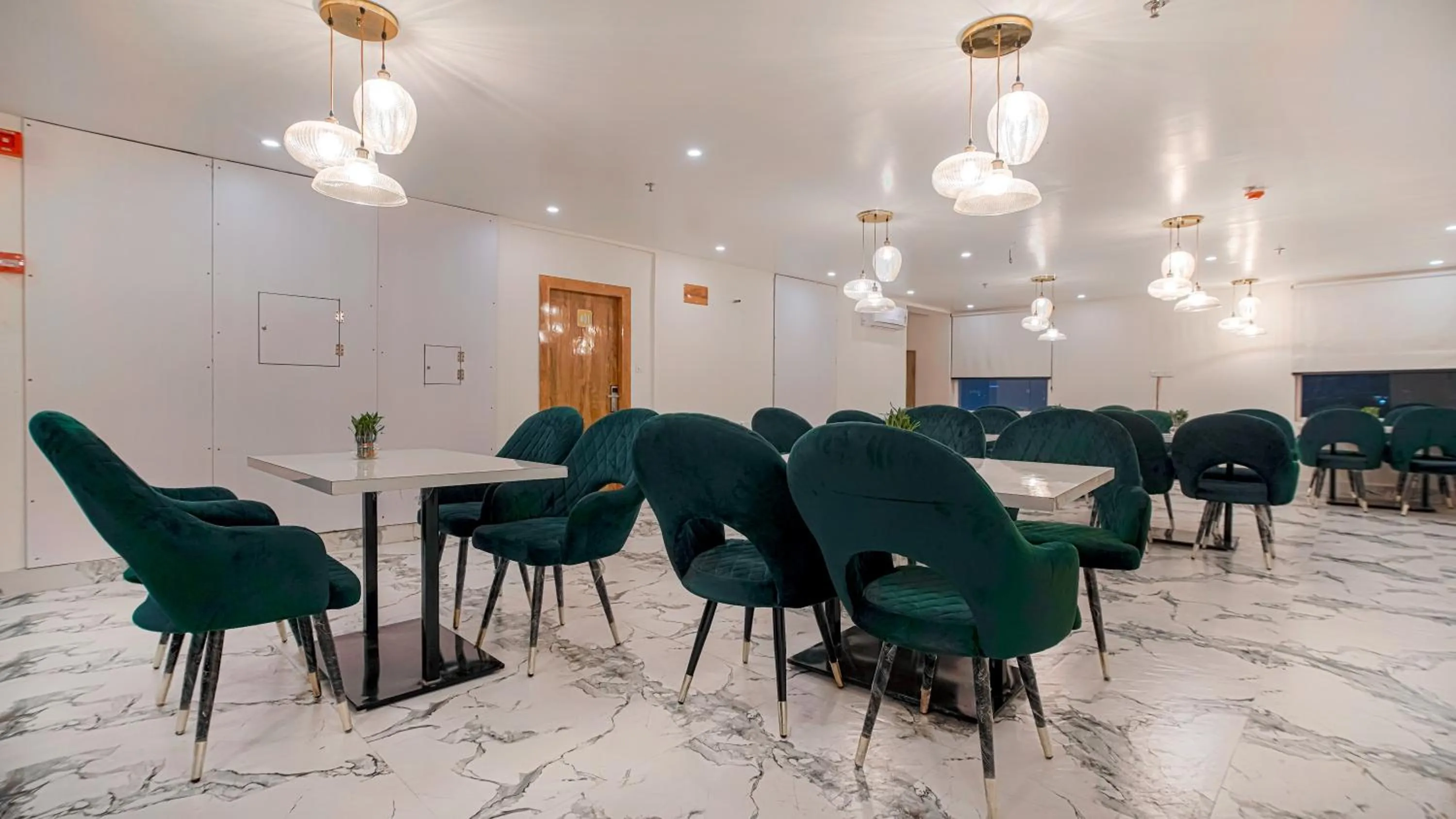 Restaurant/places to eat in Perfectstayz Premium Varanasi