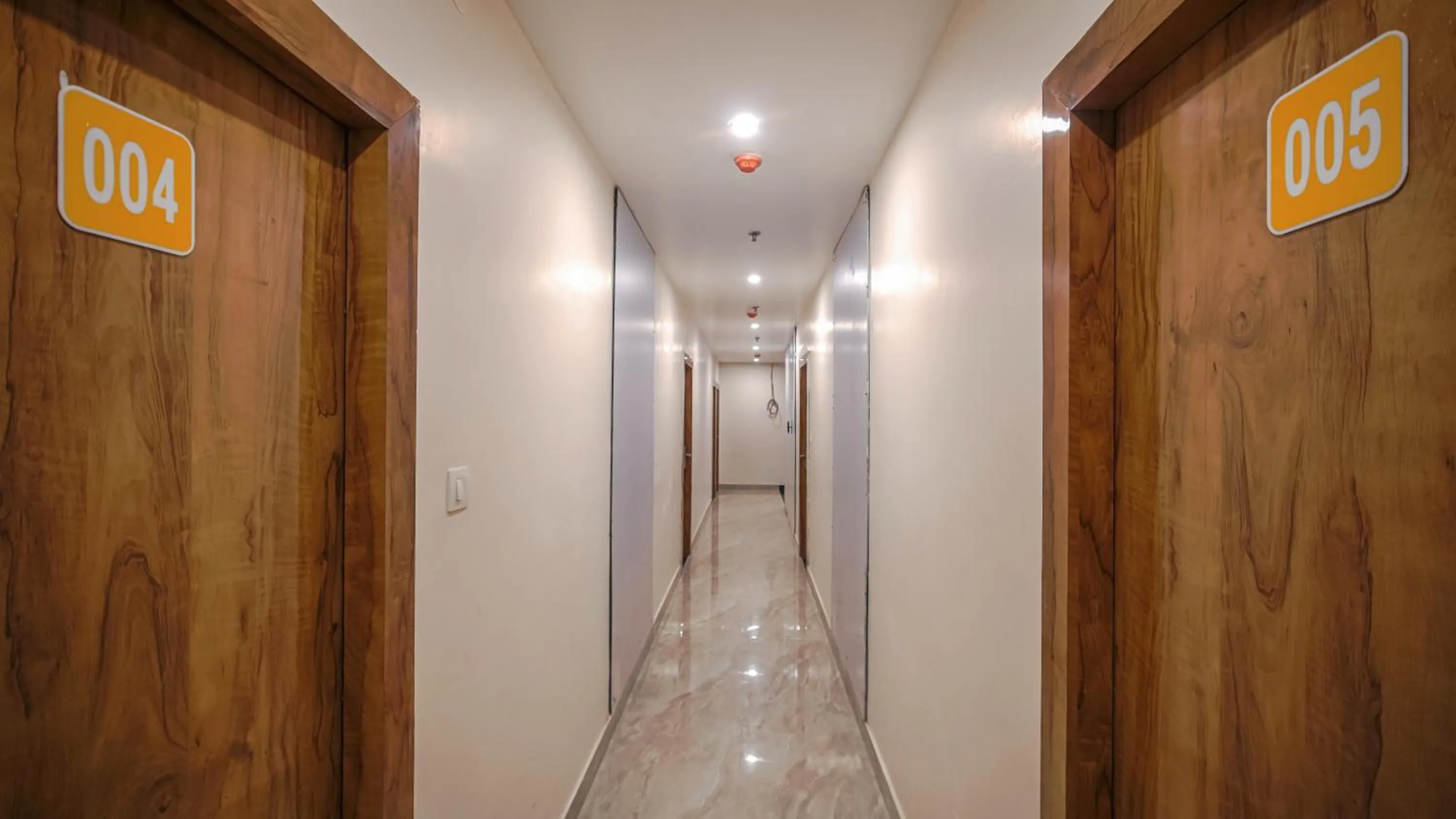 Lobby or reception in Perfectstayz Premium Varanasi
