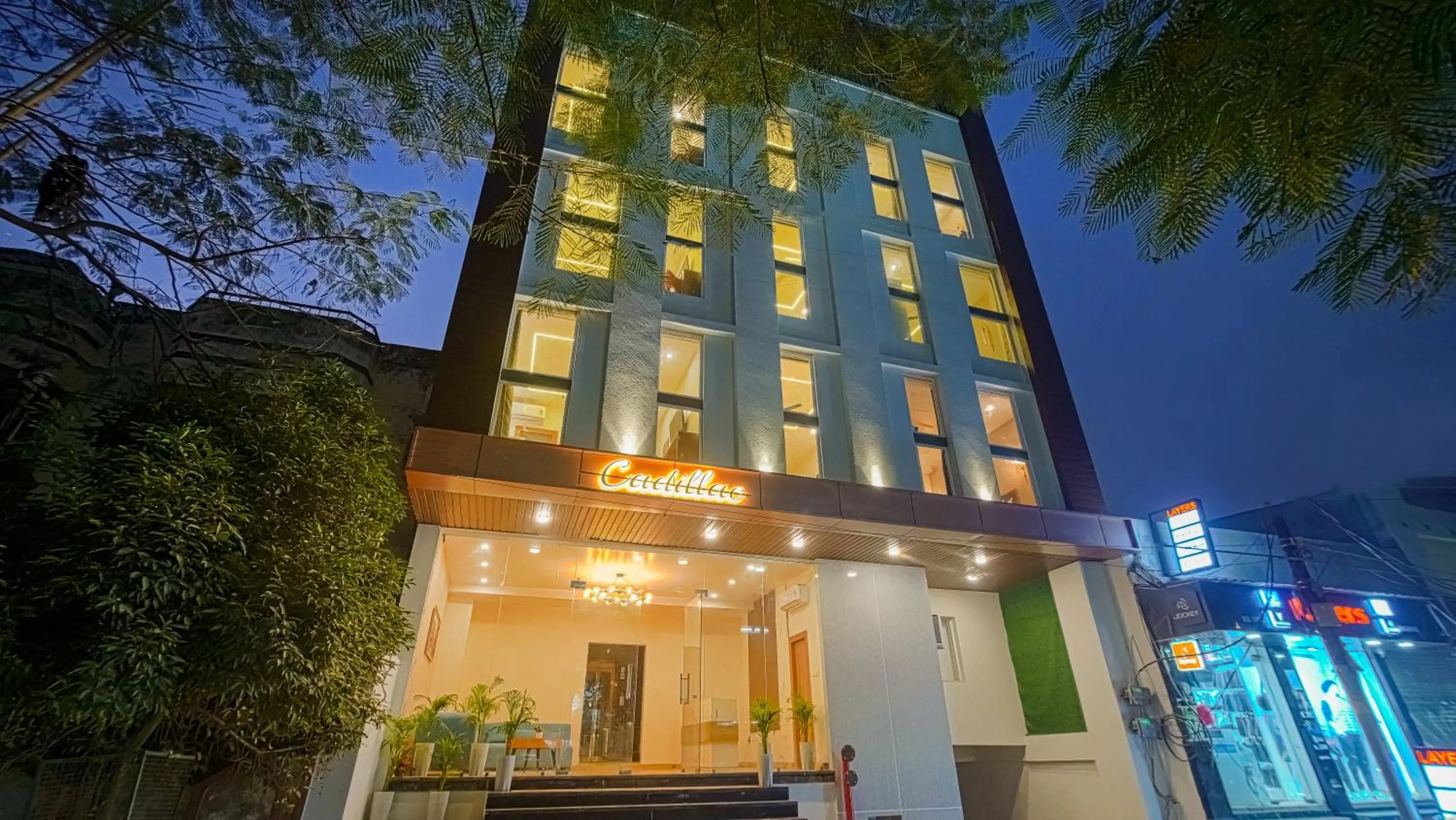 Facade/entrance in Perfectstayz Premium Varanasi