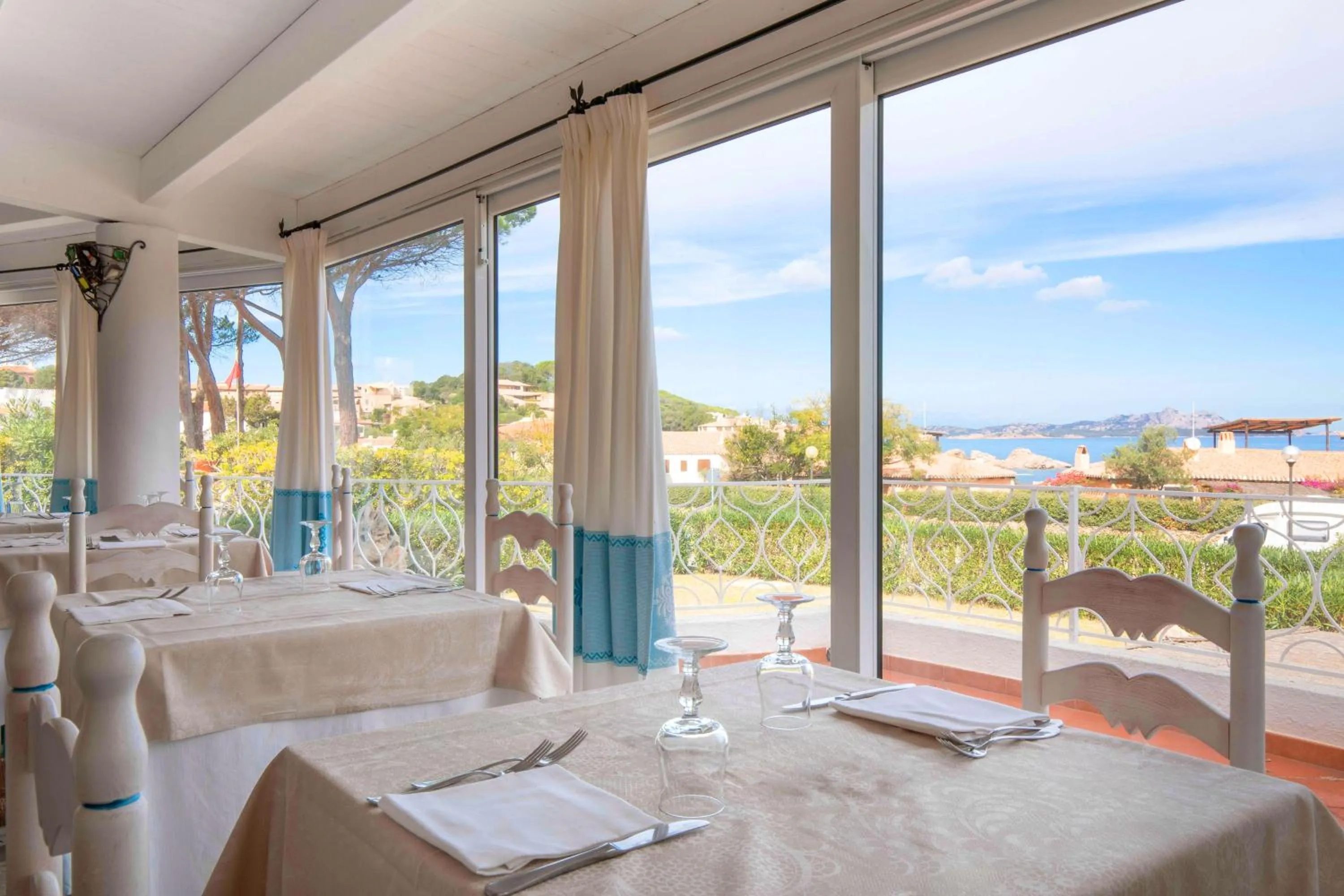 Restaurant/places to eat in HOTIDAY Room Collection - Baja Sardinia