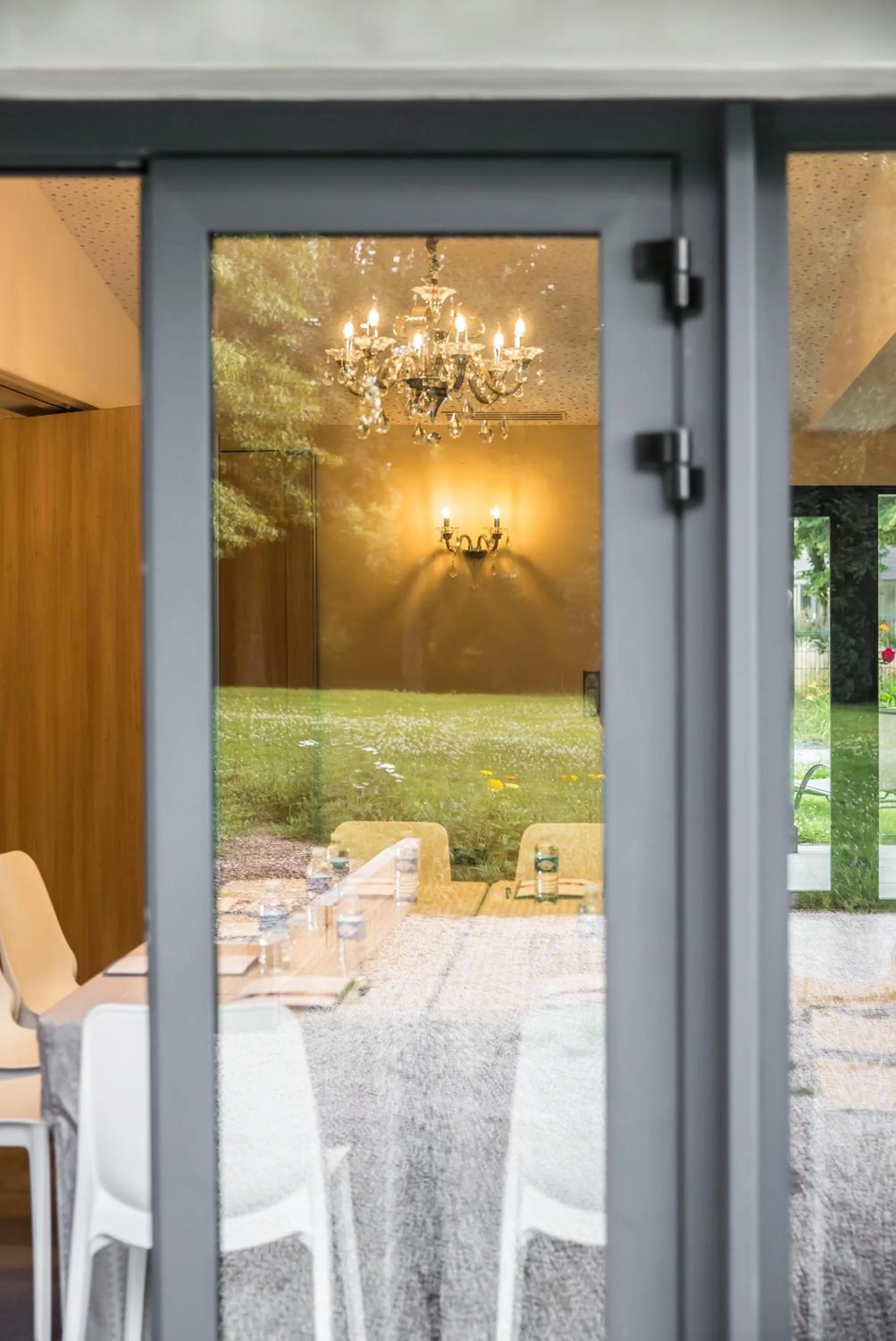 Business facilities in Hotel de L'Abbaye Le Tronchet - Handwritten Collection