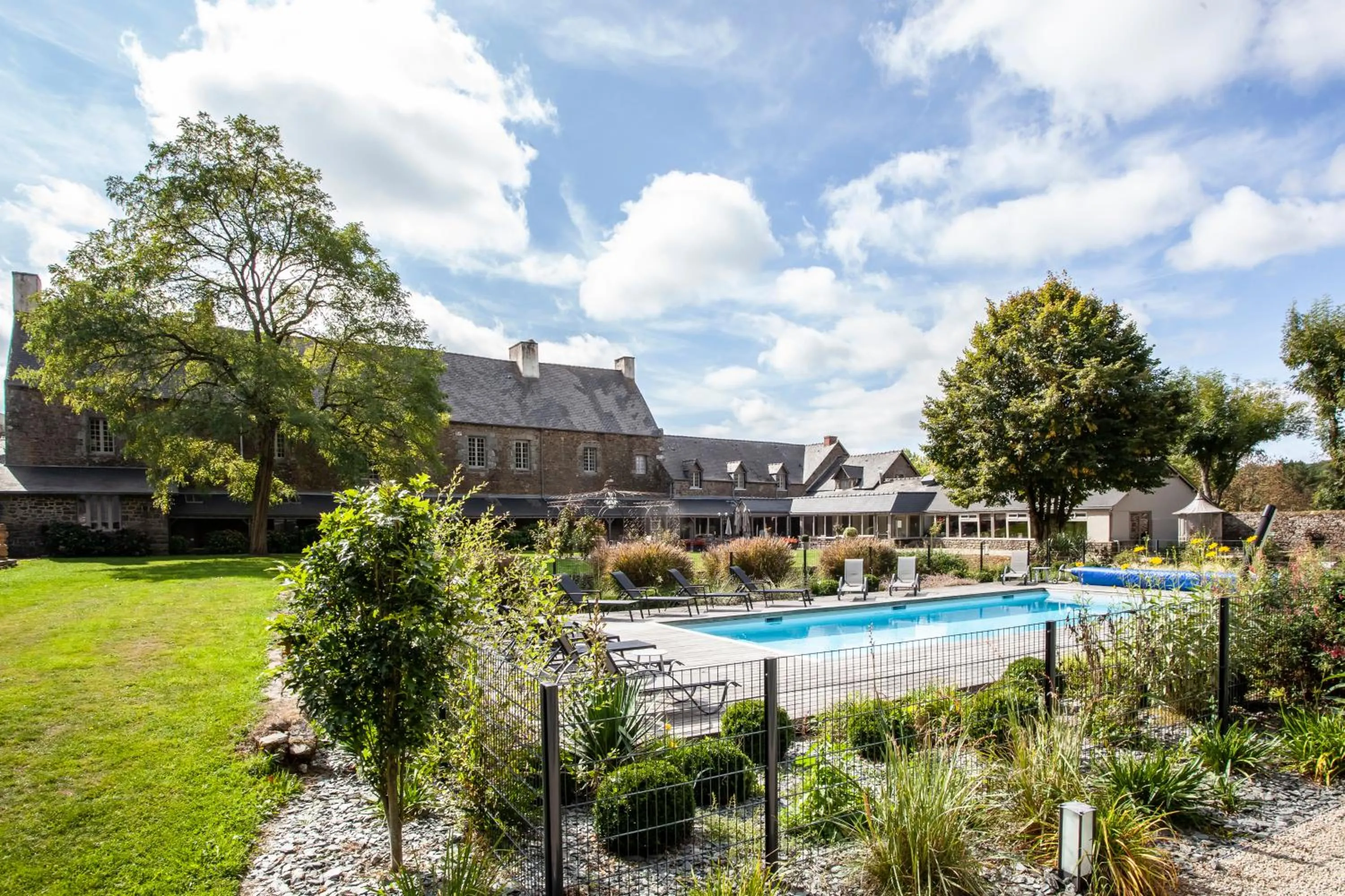 Hotel de L'Abbaye Le Tronchet - Handwritten Collection