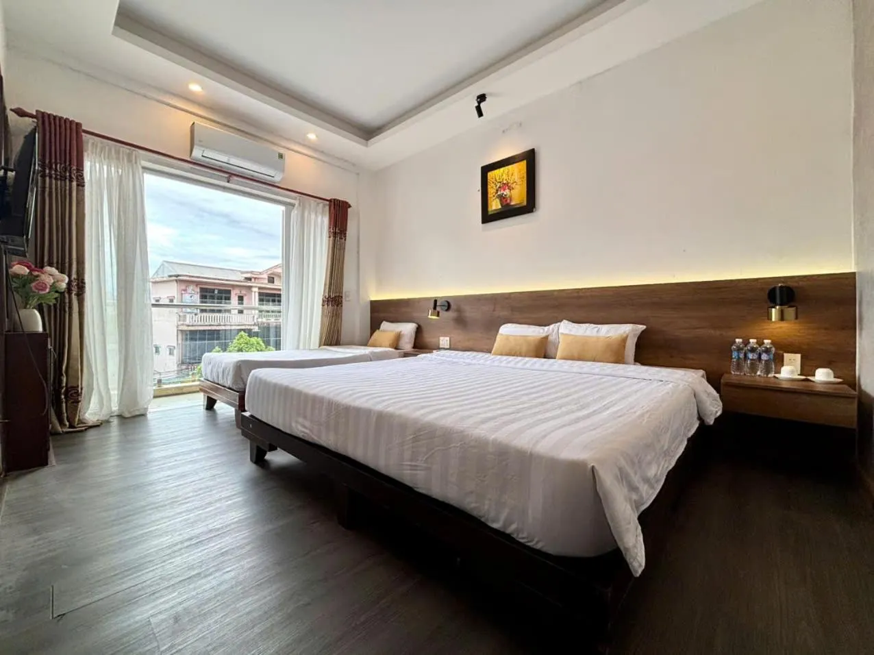 Bed in Shine Hue Hotel 2