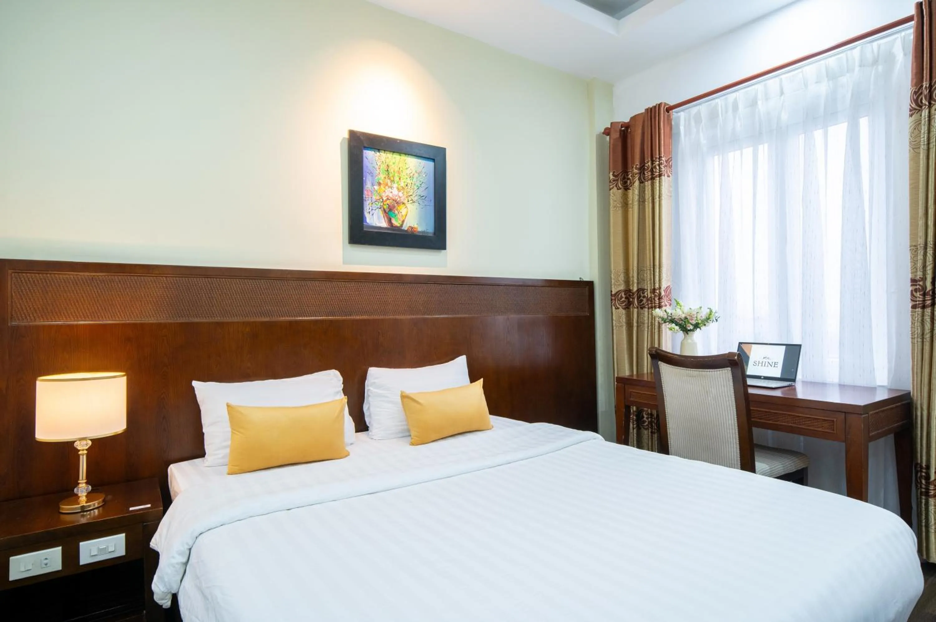 Bed in Shine Hue Hotel 2