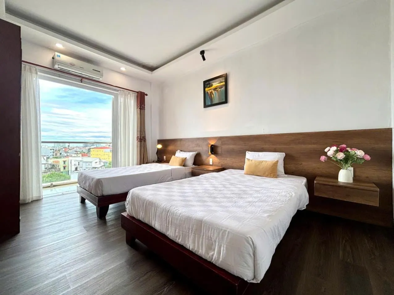 Bed in Shine Hue Hotel 2