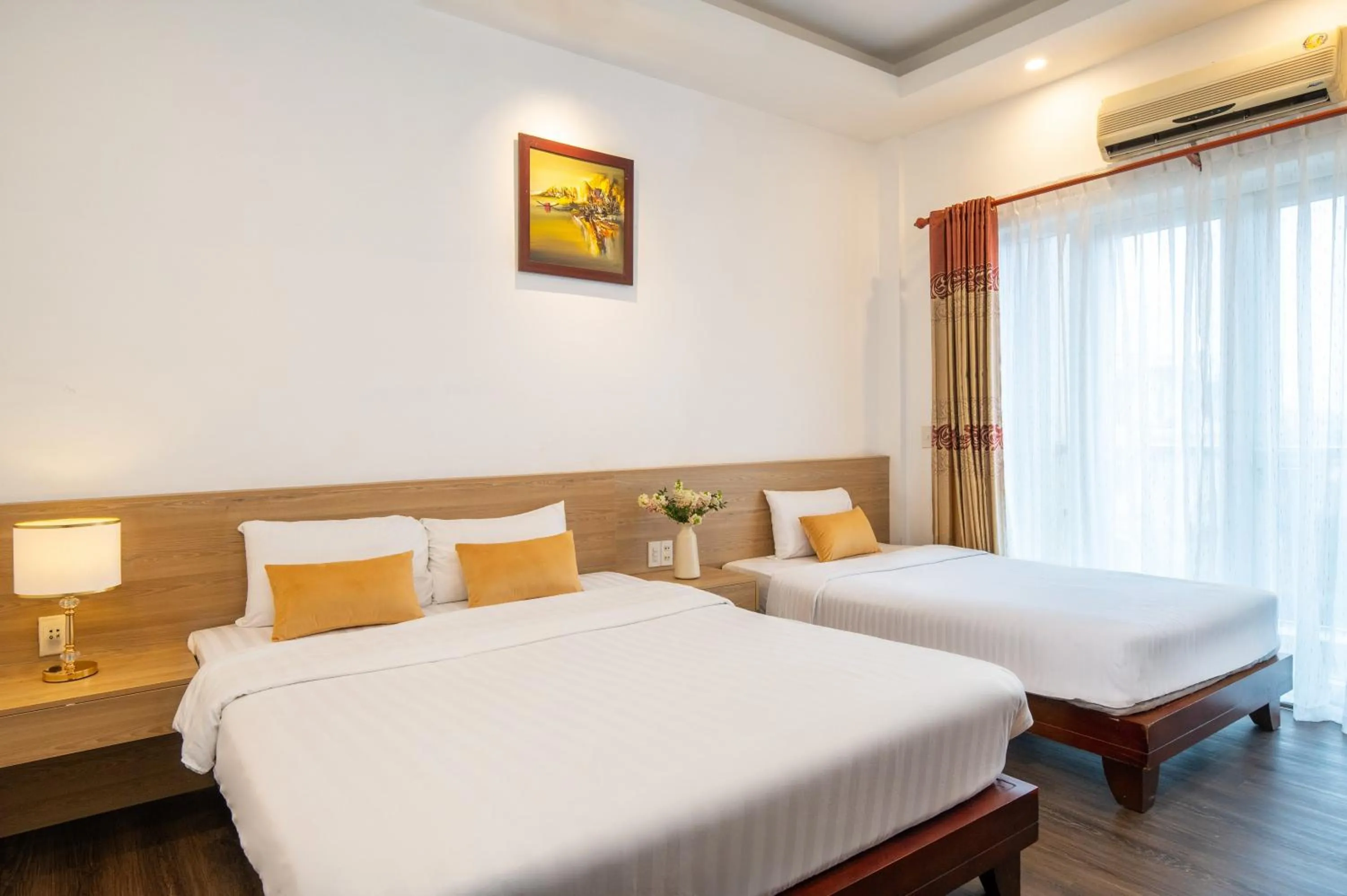 Bed in Shine Hue Hotel 2