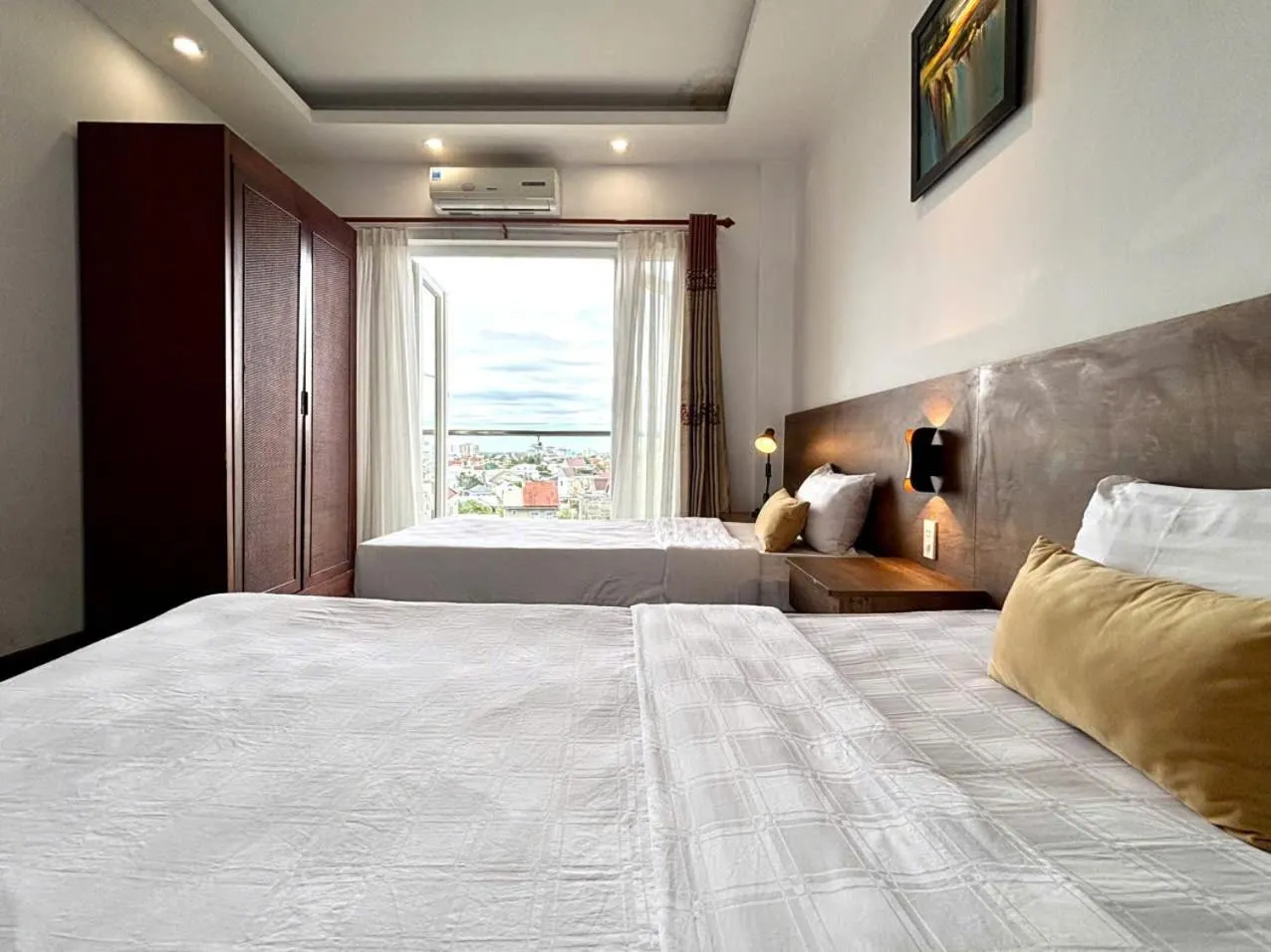 Bed in Shine Hue Hotel 2