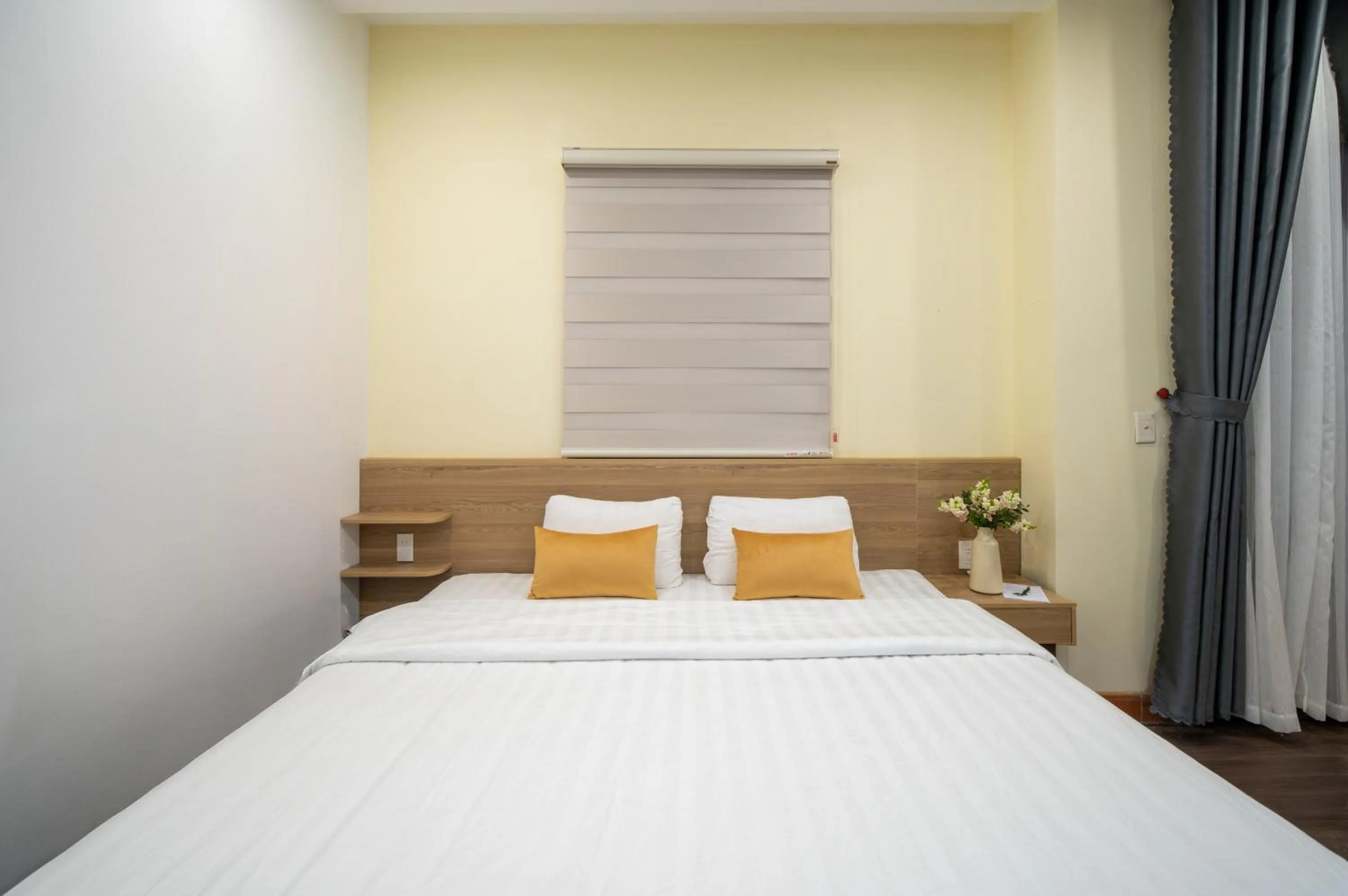 Bed in Shine Hue Hotel 2