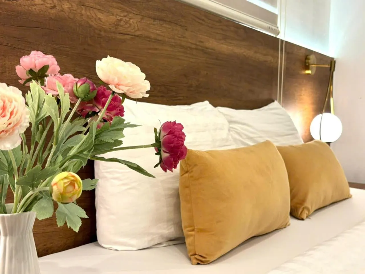 Bed in Shine Hue Hotel 2